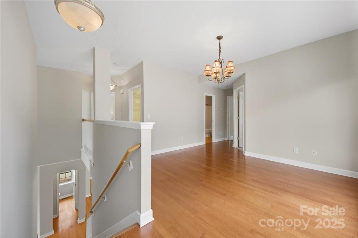 17005 Carlton Way Road