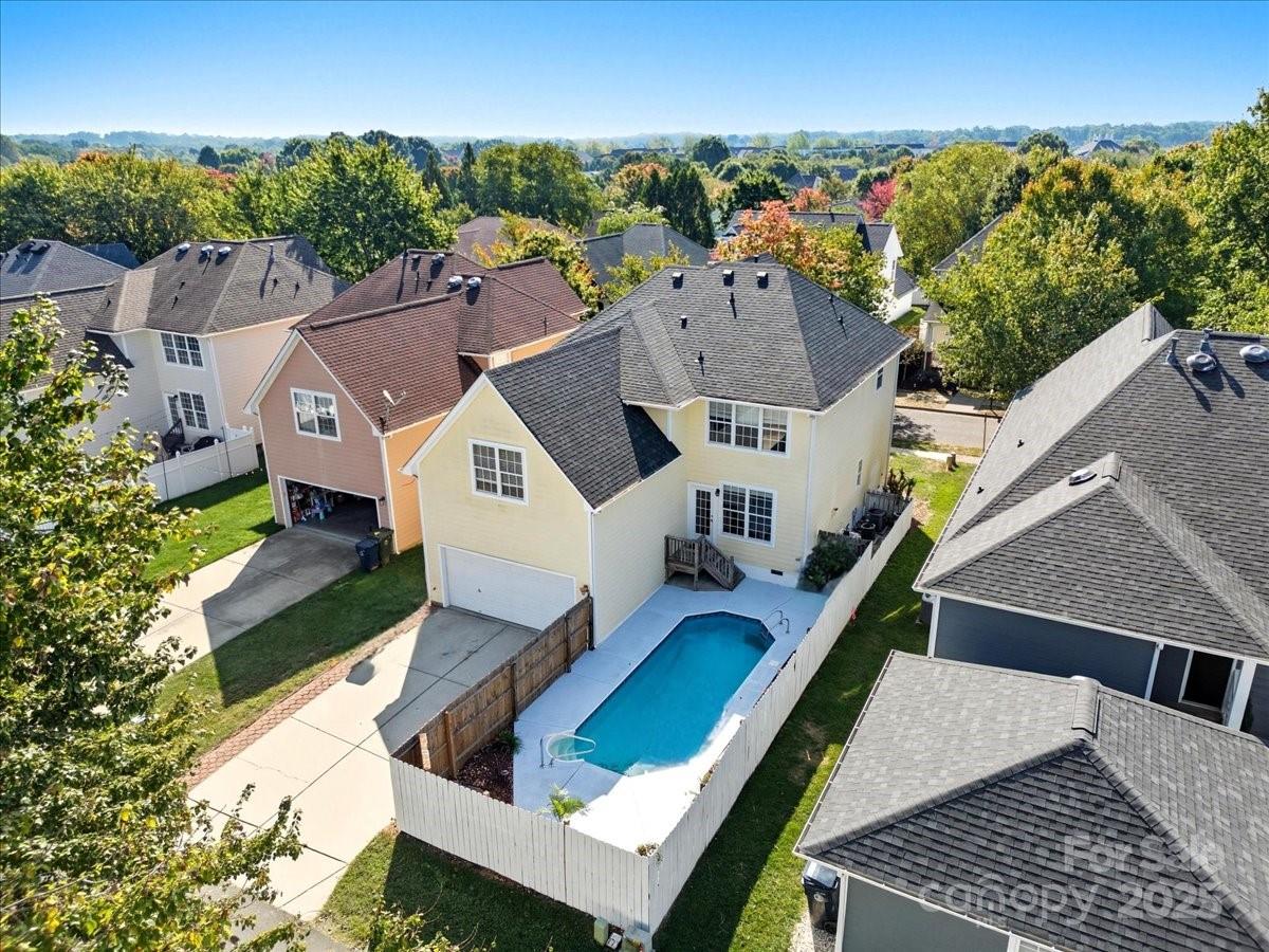 17005 Carlton Way Road