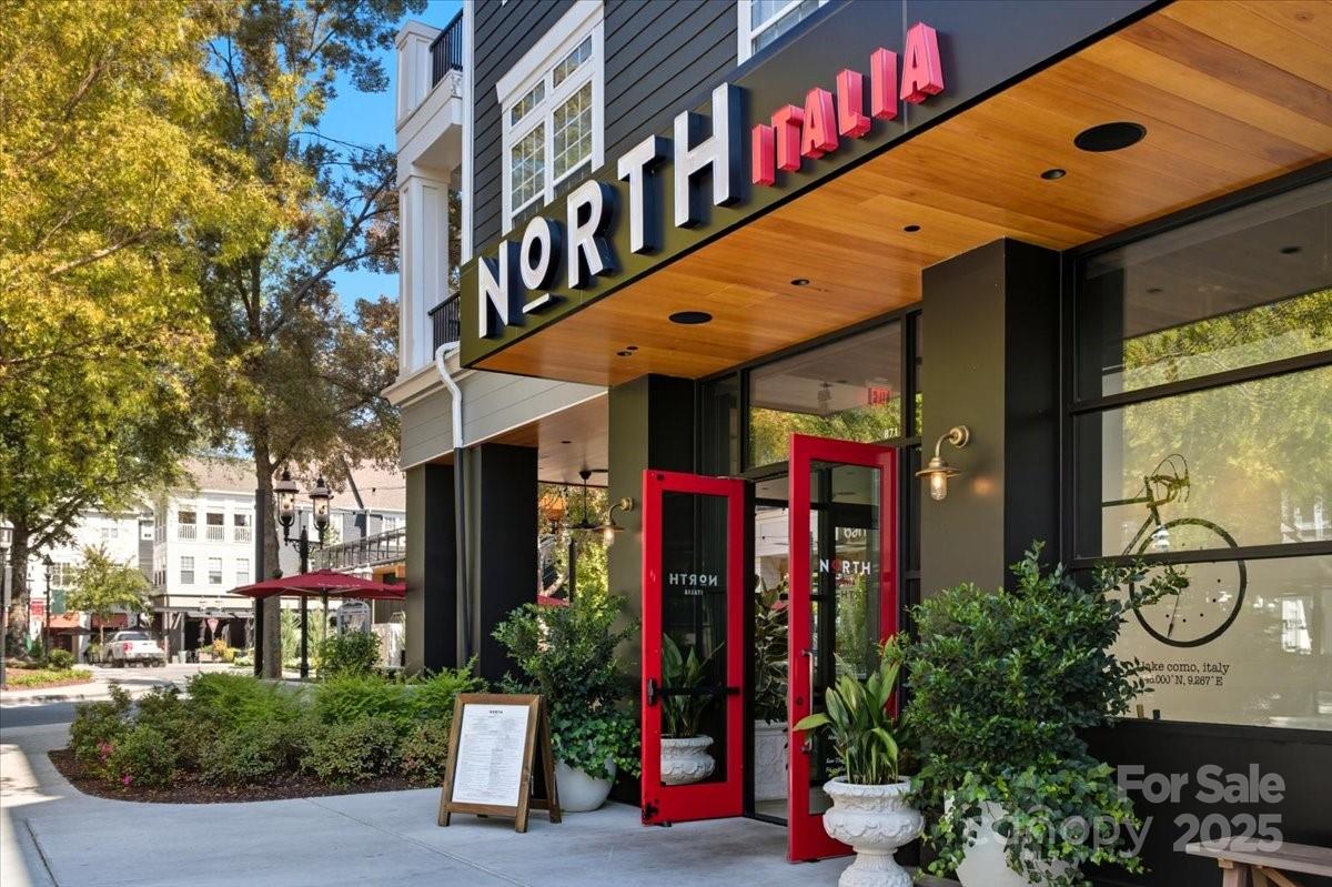 17005 Carlton Way Road