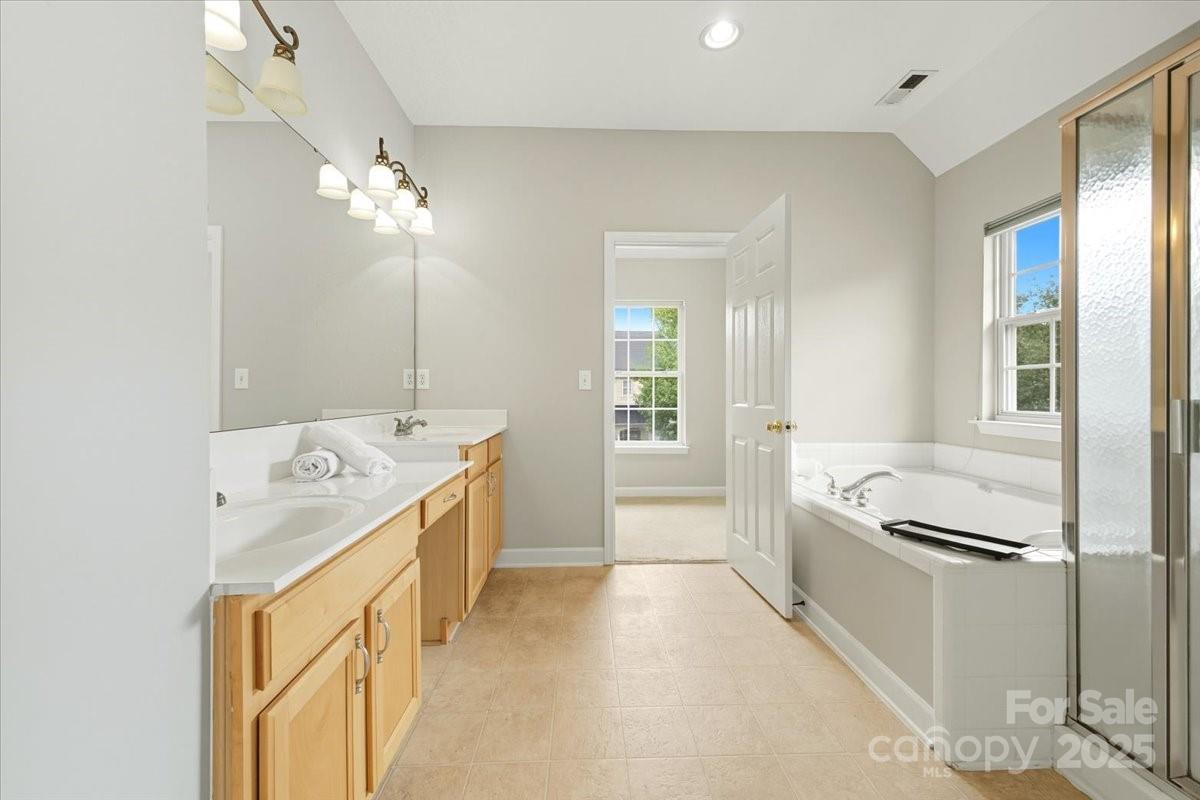 17005 Carlton Way Road