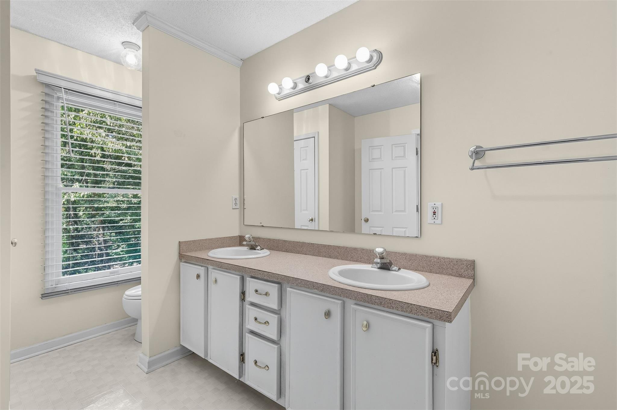 1305 Dunlap Roddey Road