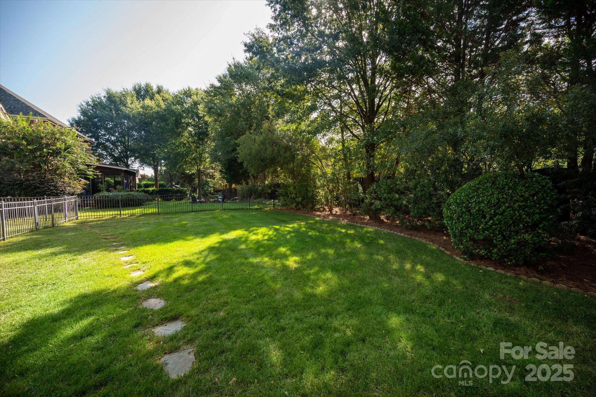 7911 Pemswood Street