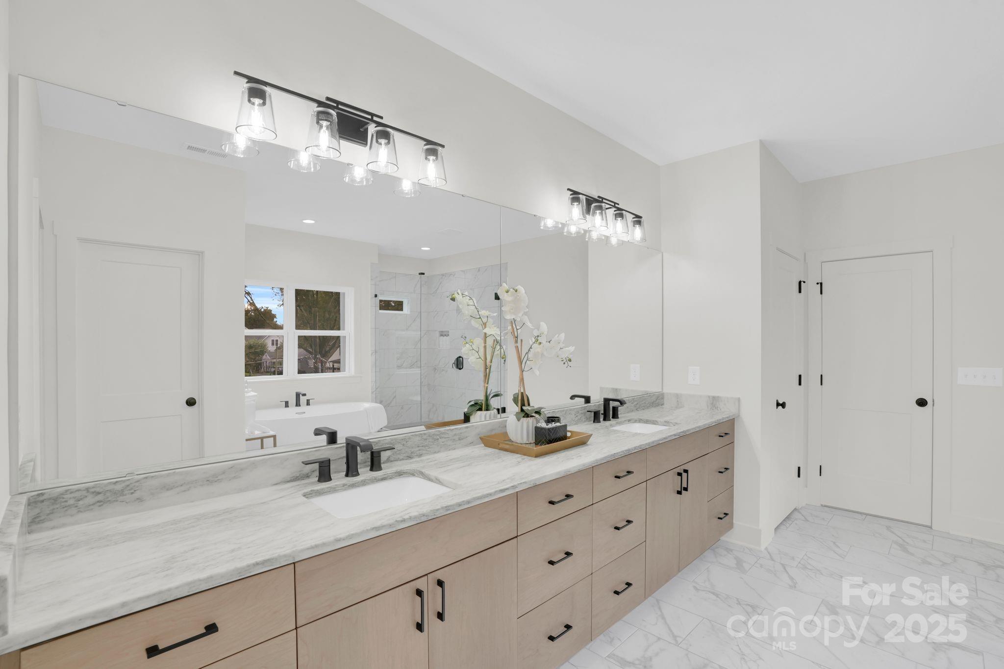 4918 Buckingham Drive