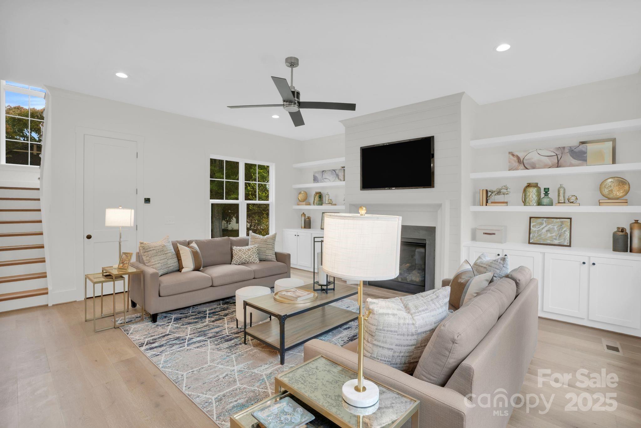 4918 Buckingham Drive