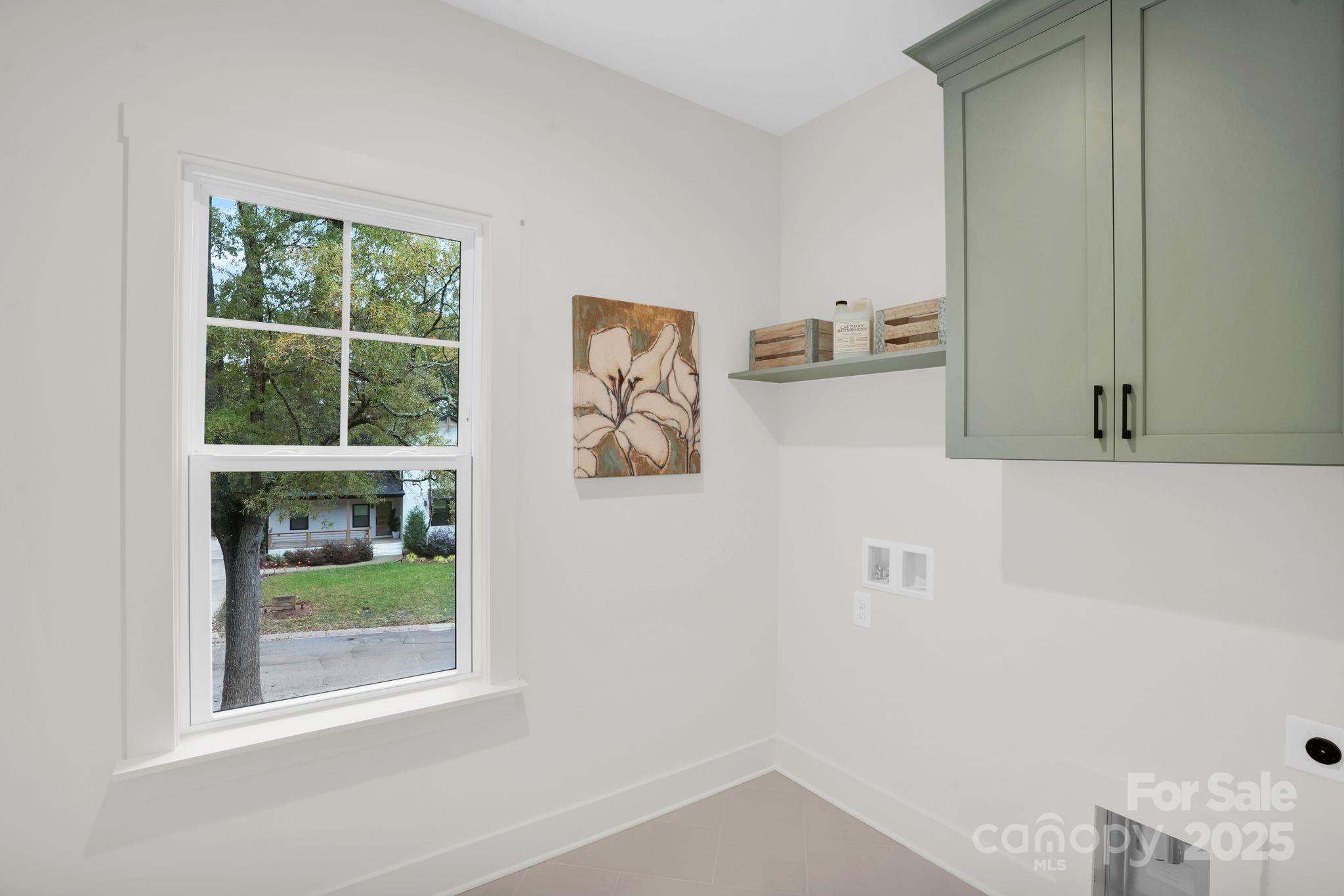 4918 Buckingham Drive