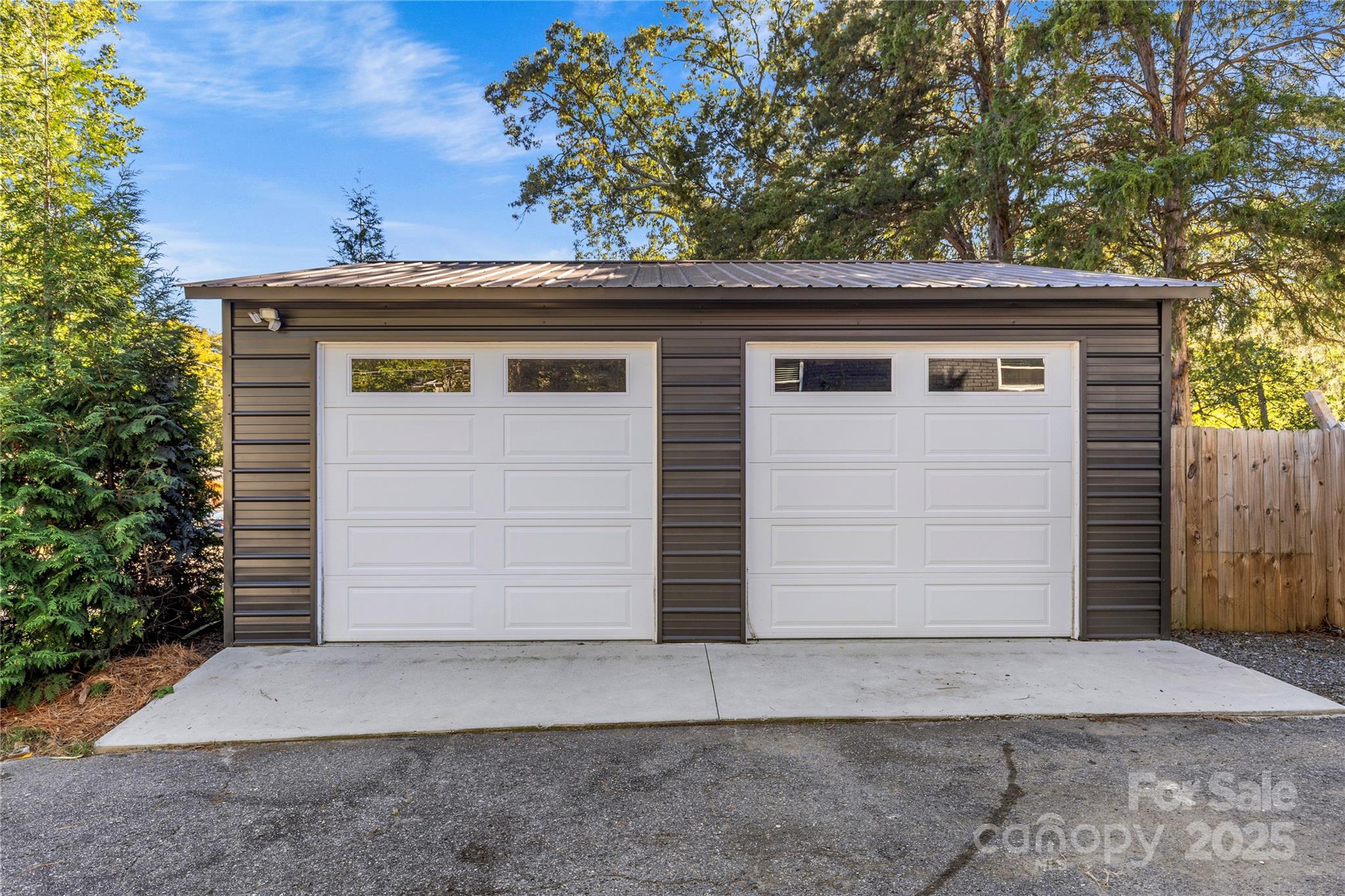 1830 Edgewater Drive