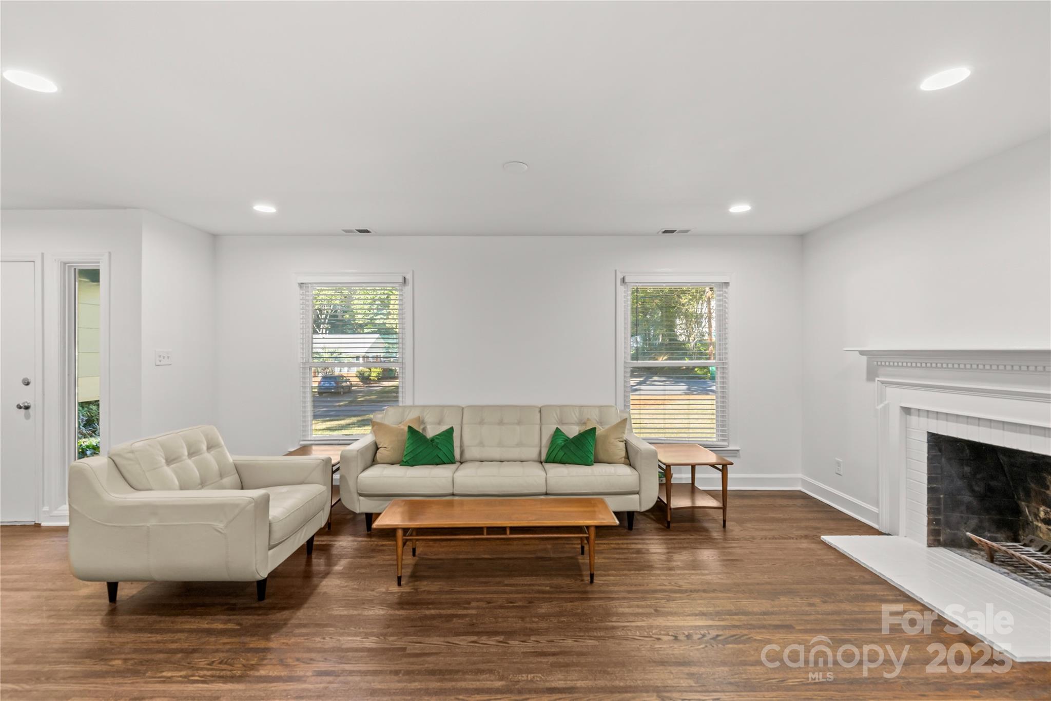 1830 Edgewater Drive