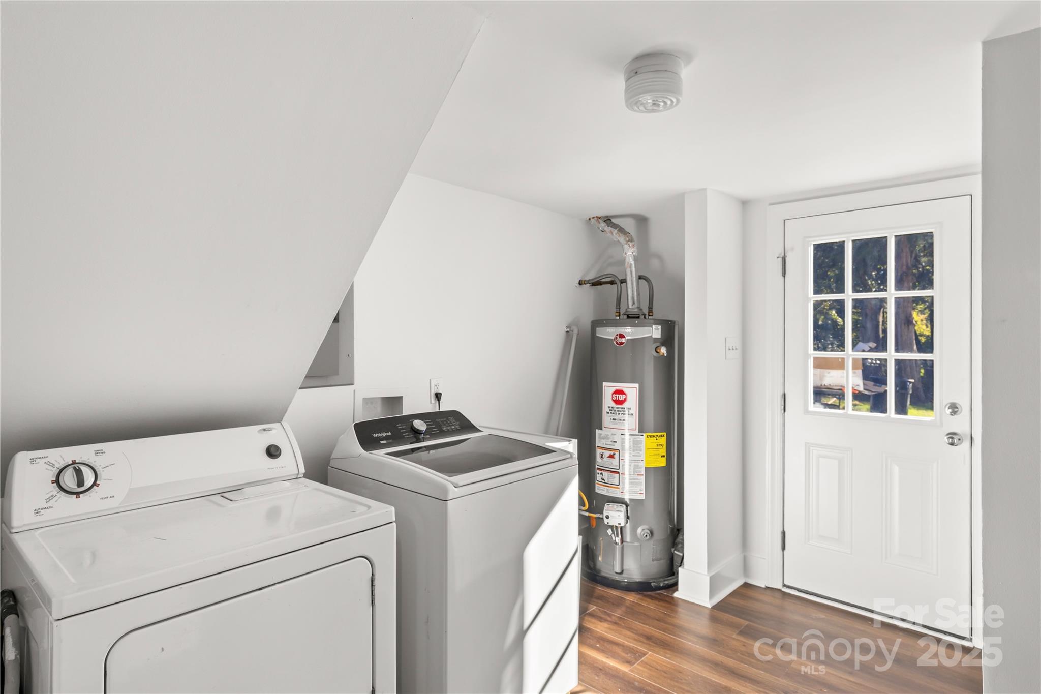 1830 Edgewater Drive