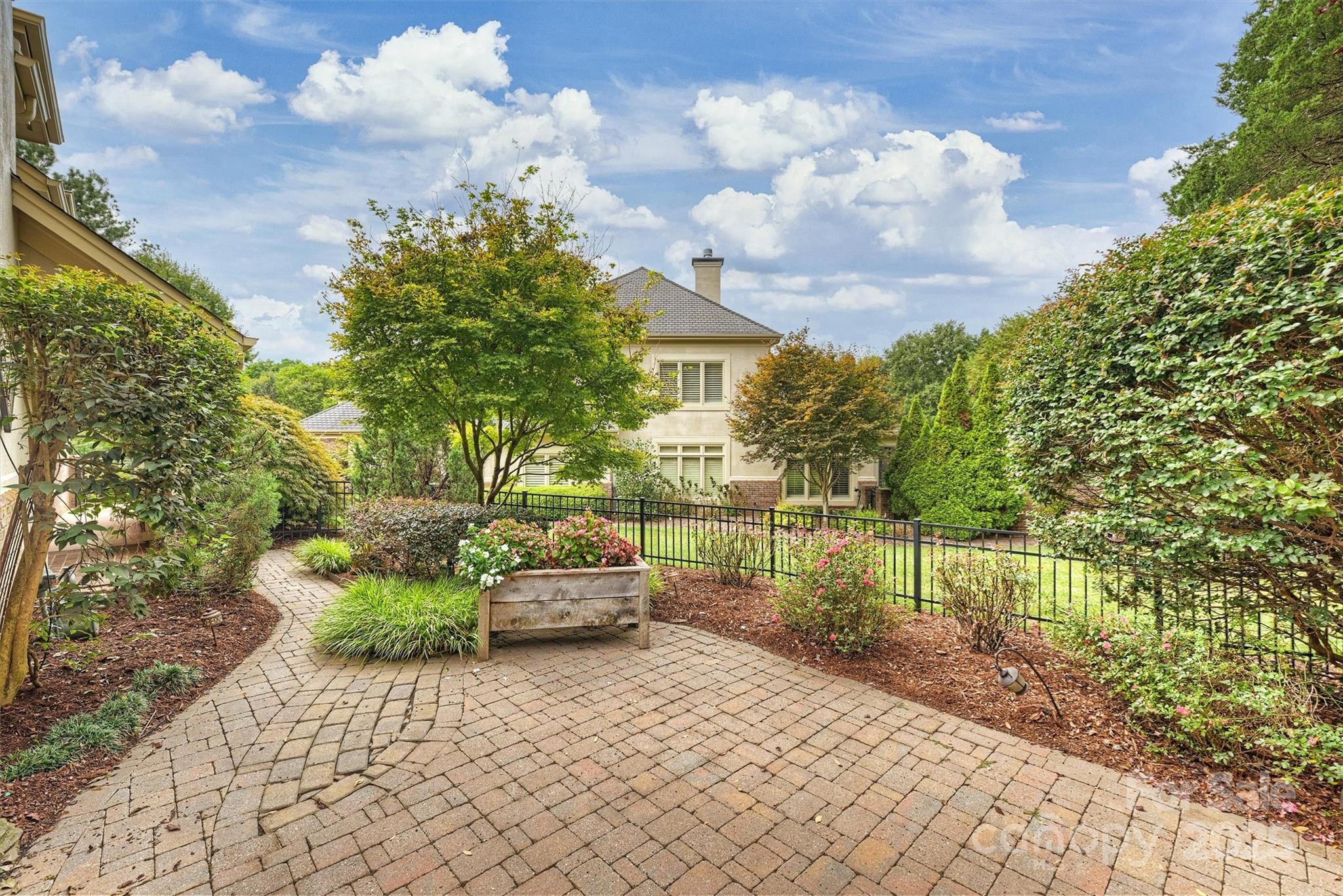 8915 Challis Hill Lane