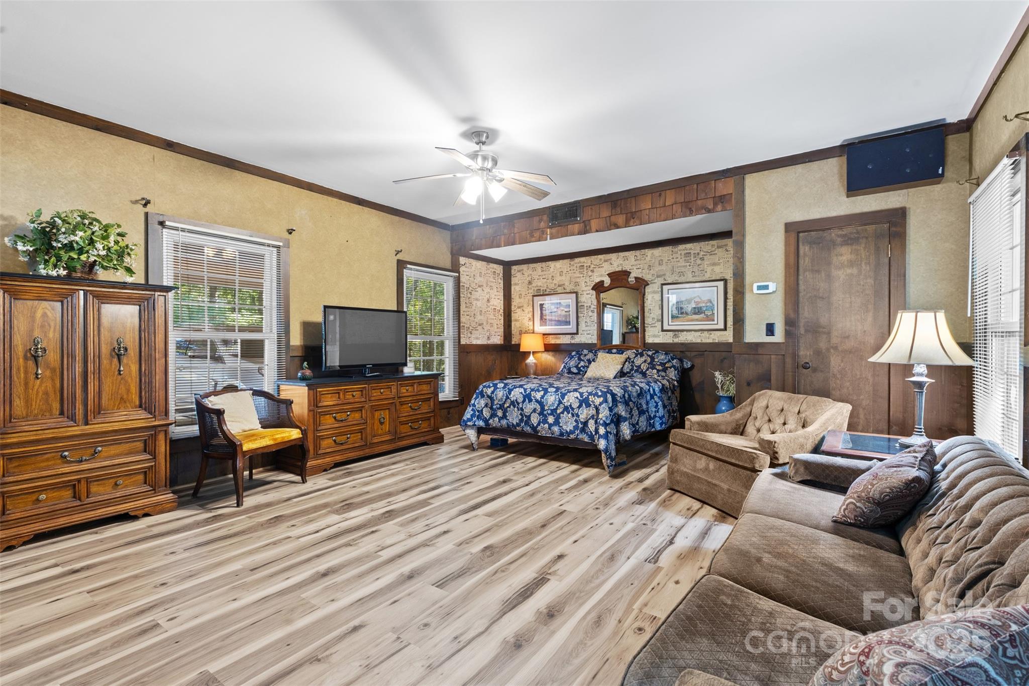 10935 Harrisburg Road