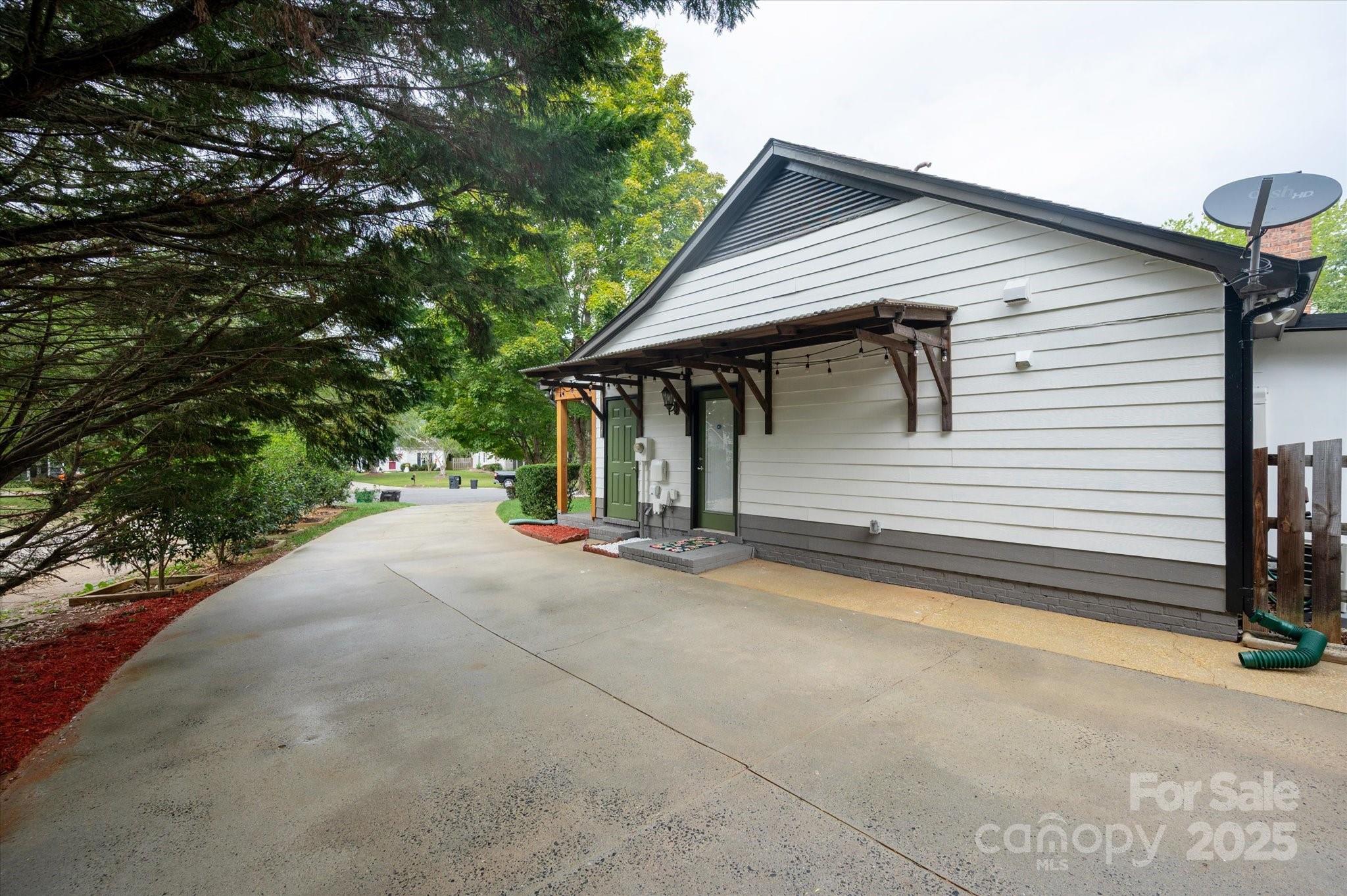 11710 Buckstone Lane