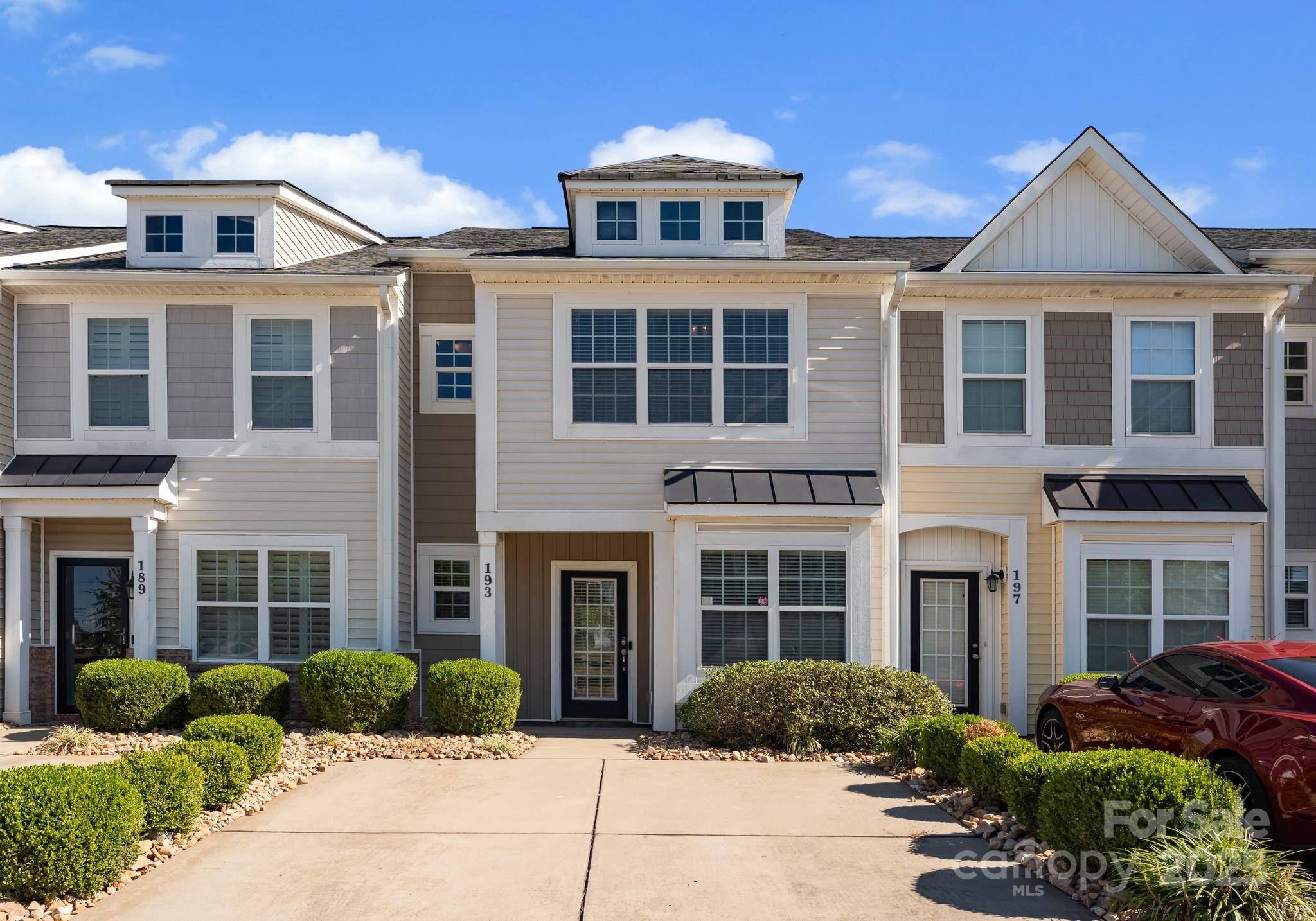 193 Halton Crossing Drive SW