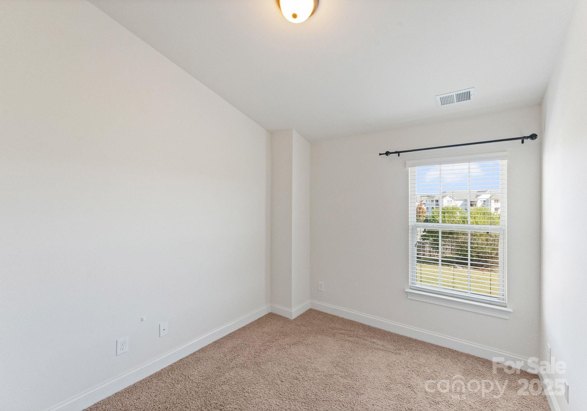 193 Halton Crossing Drive SW