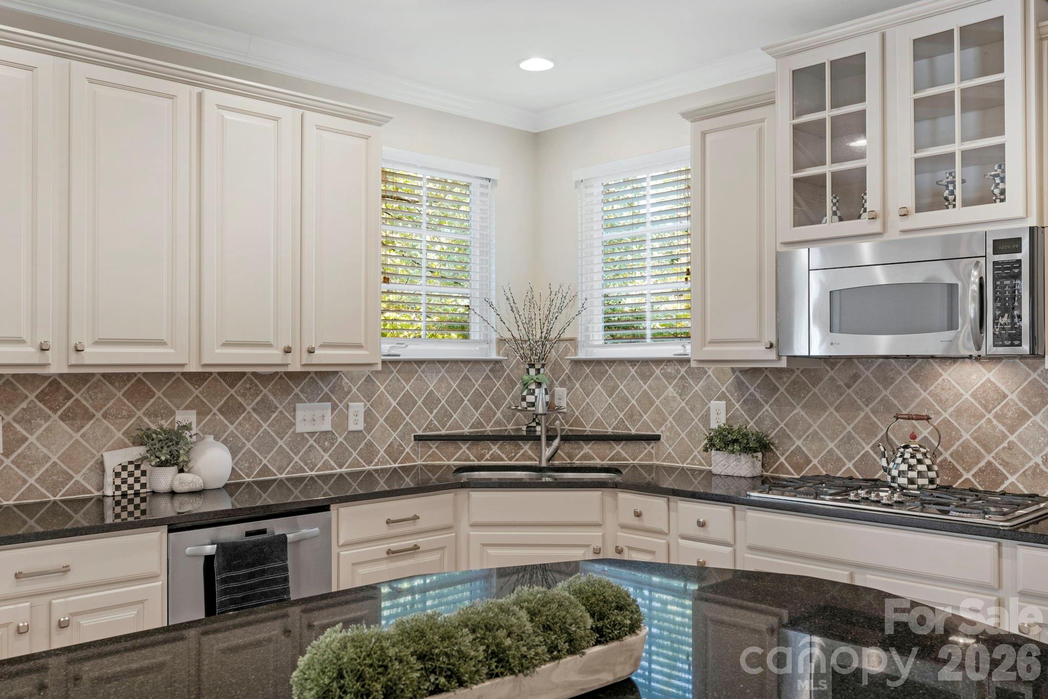 7122 Yellowhorn Trail