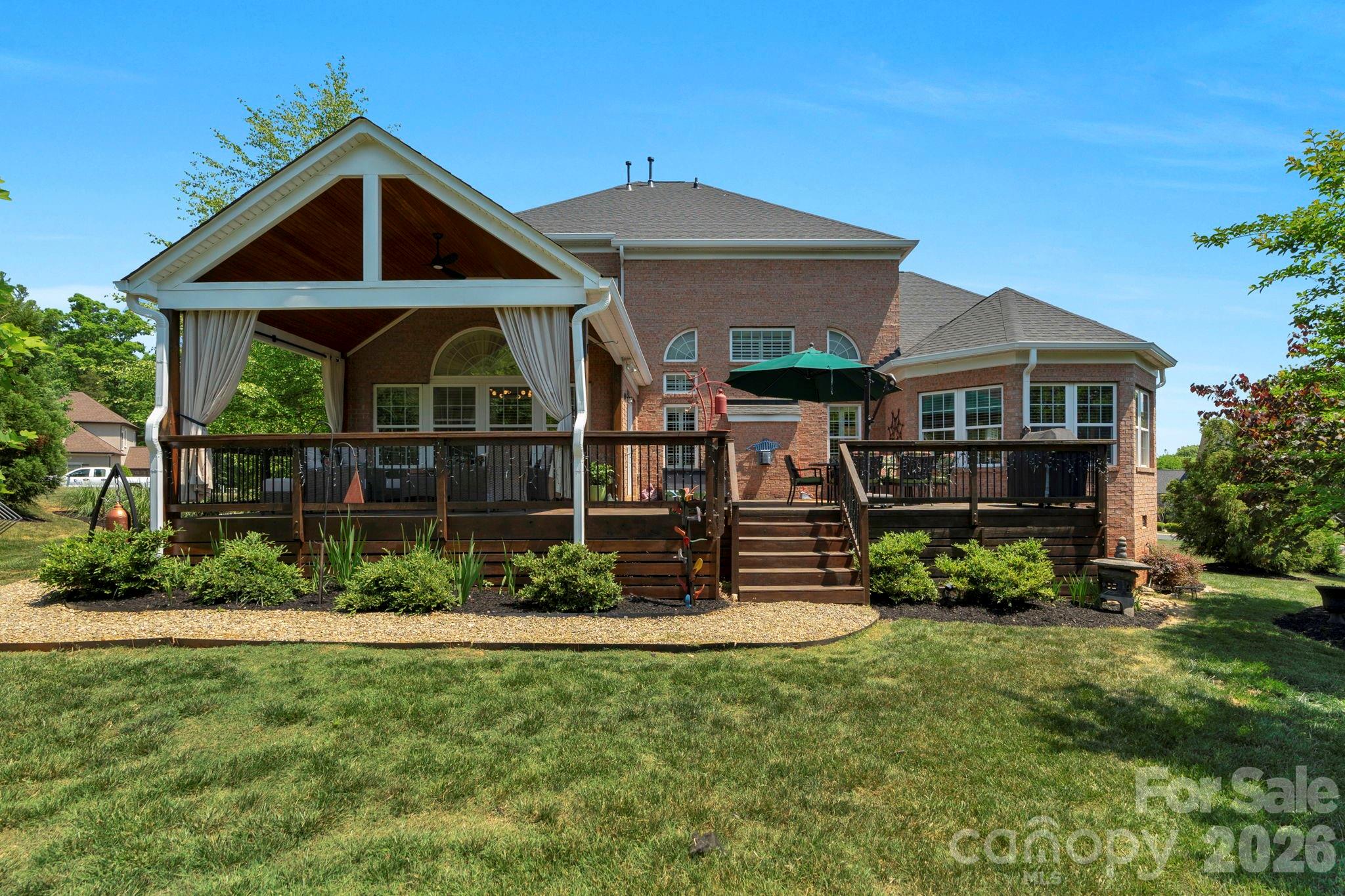 7122 Yellowhorn Trail