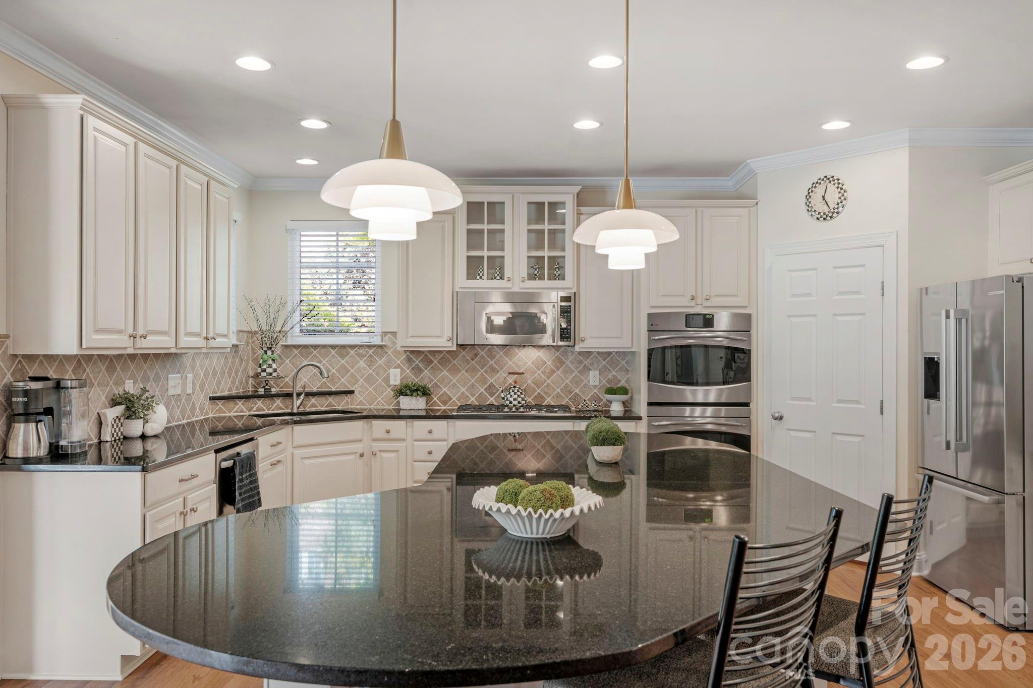 7122 Yellowhorn Trail