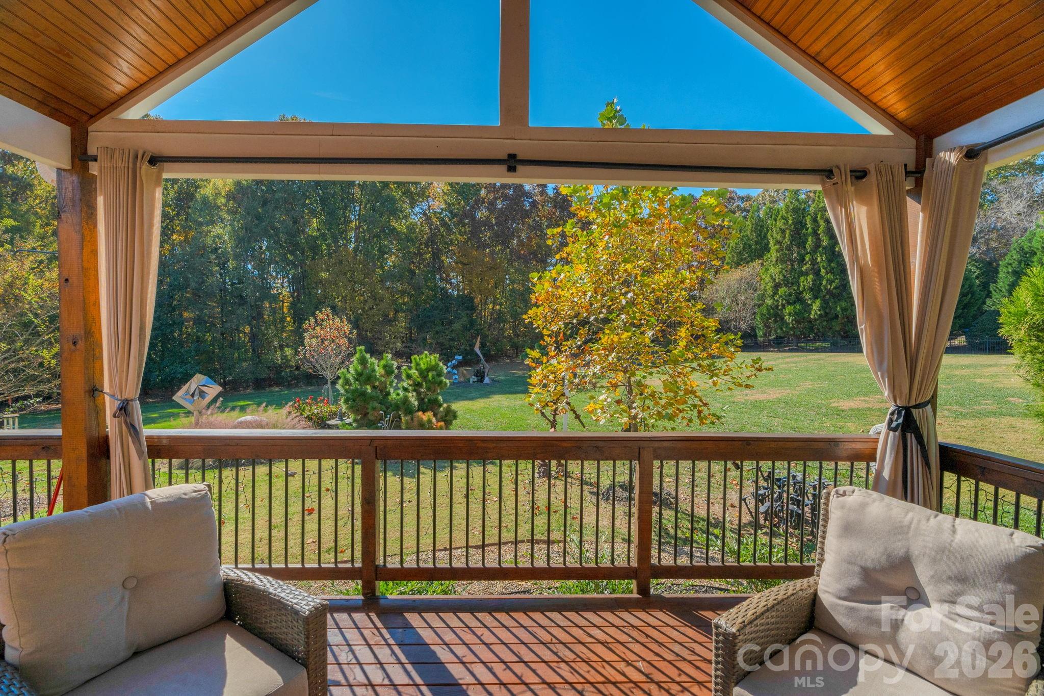 7122 Yellowhorn Trail