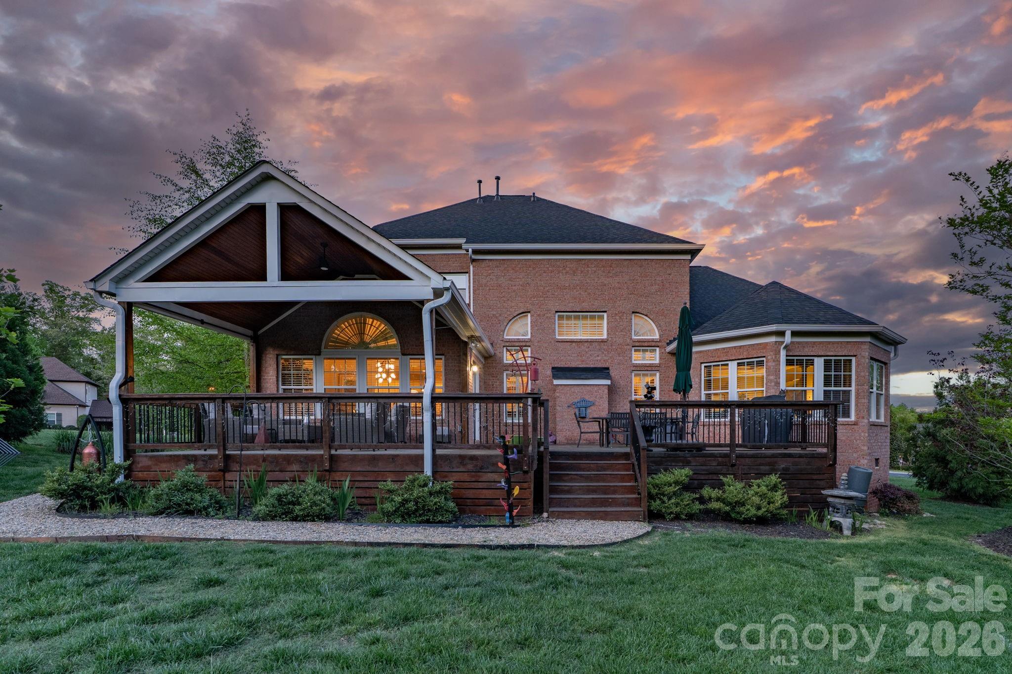 7122 Yellowhorn Trail