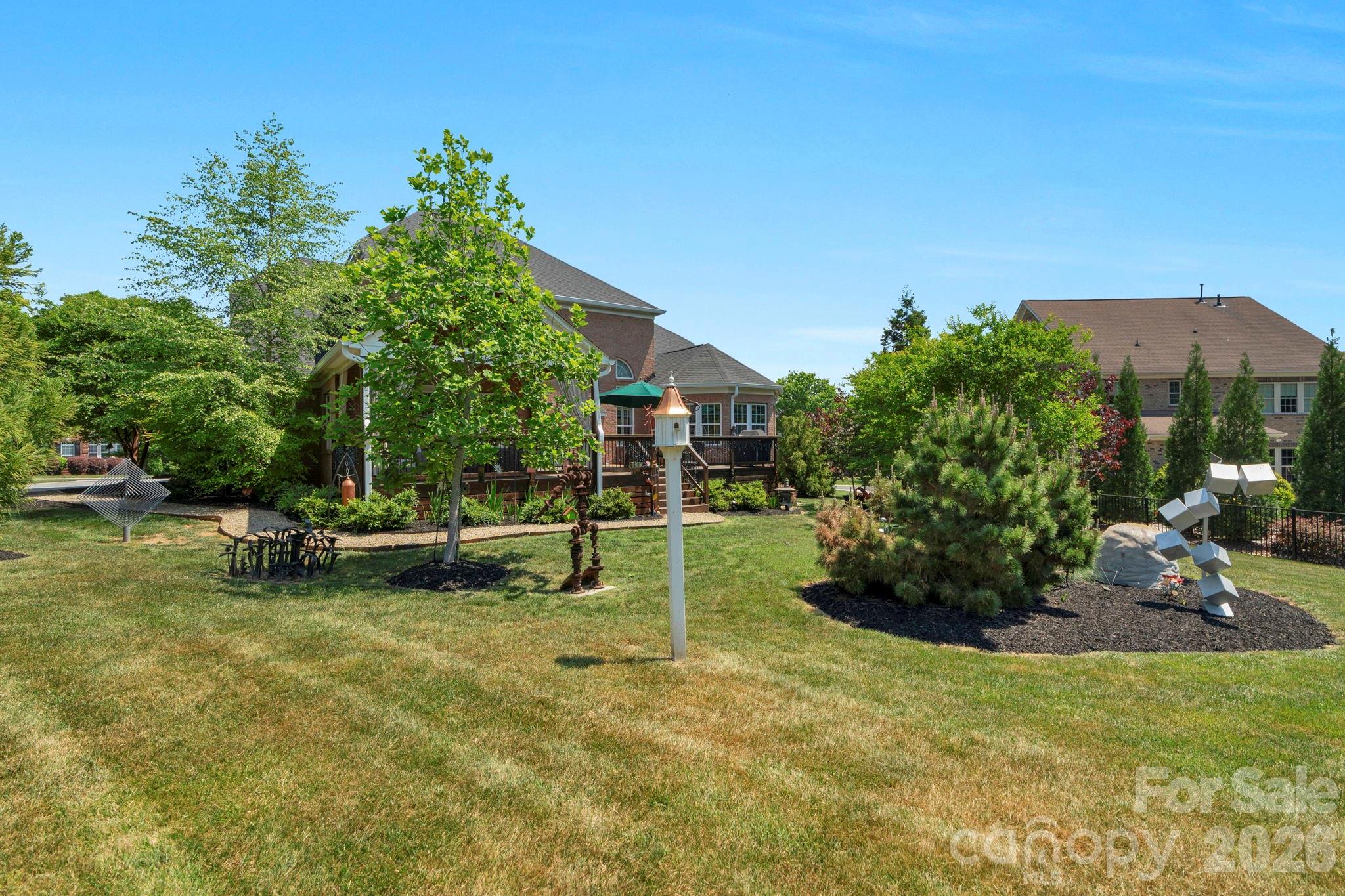 7122 Yellowhorn Trail