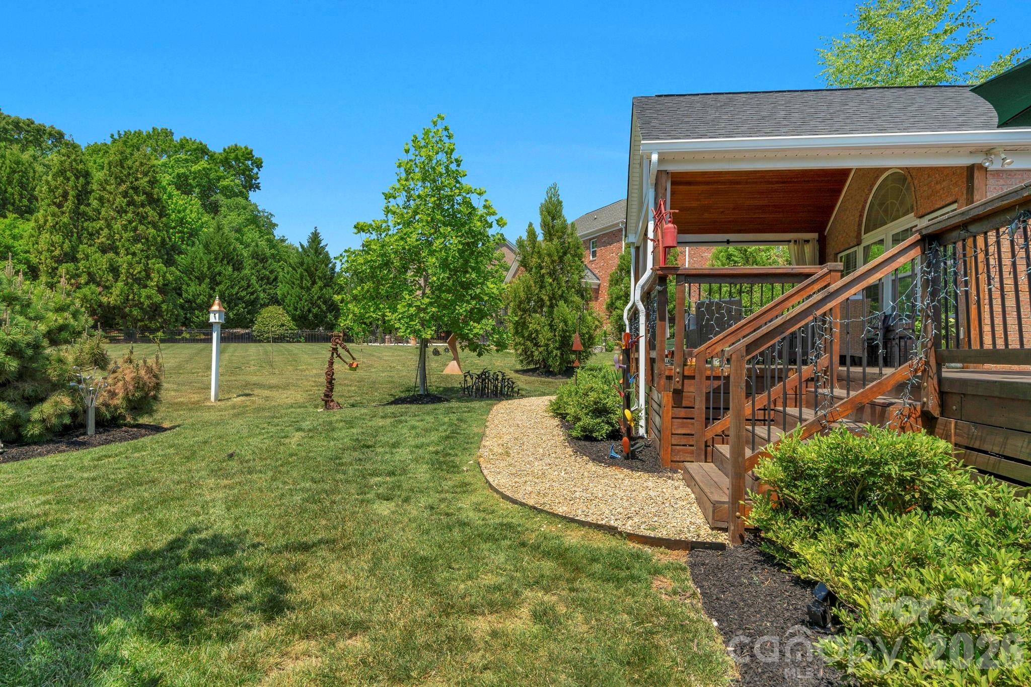 7122 Yellowhorn Trail