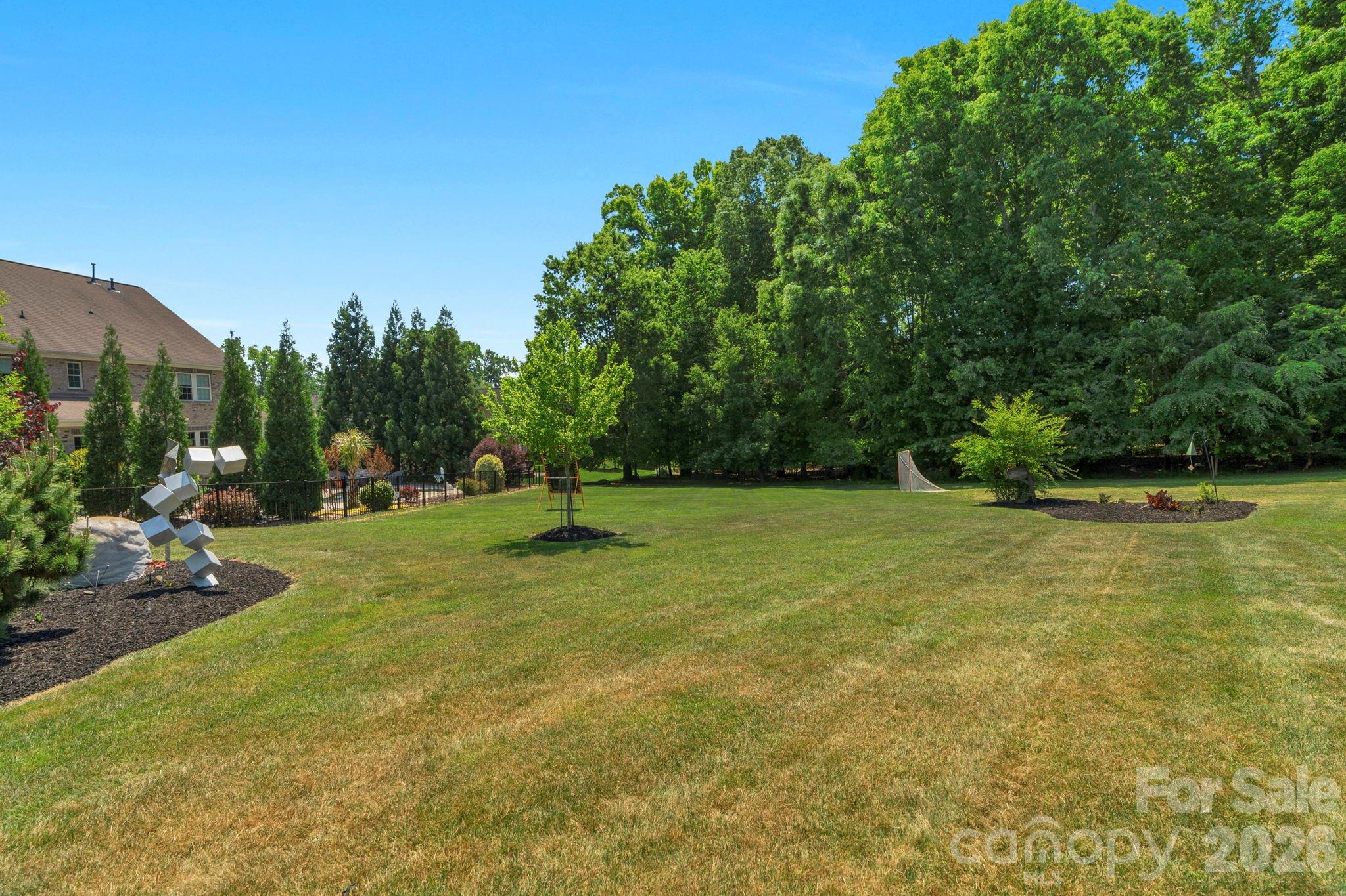 7122 Yellowhorn Trail