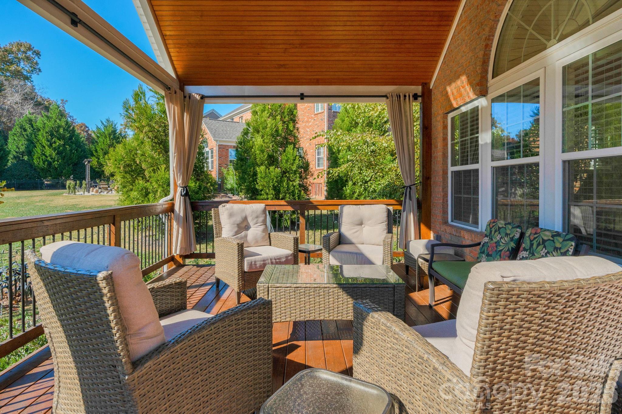 7122 Yellowhorn Trail