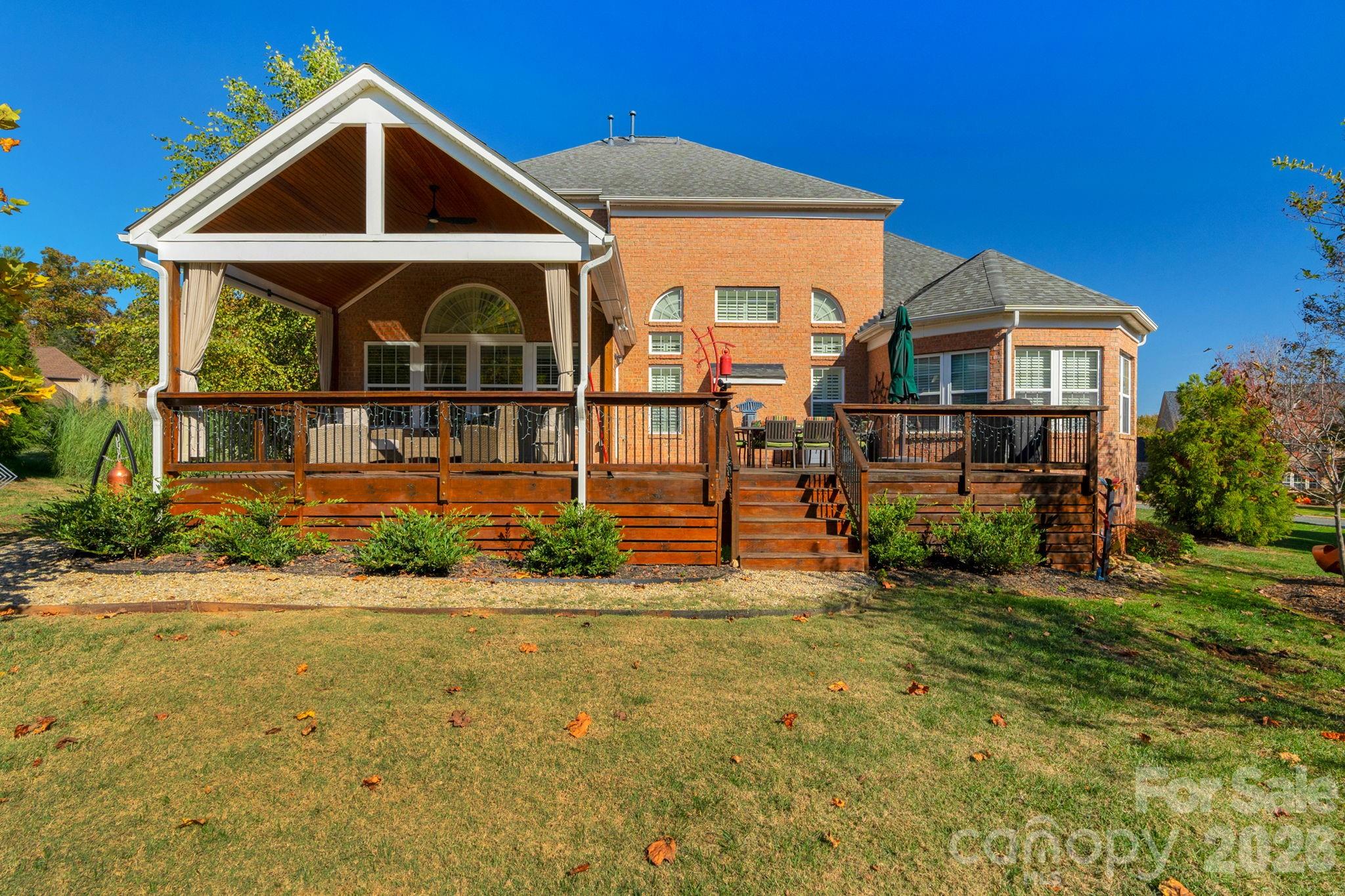 7122 Yellowhorn Trail