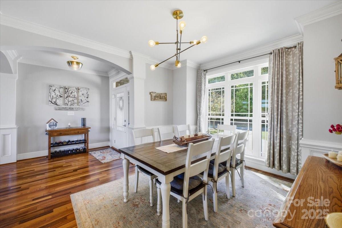 7511 Pine Glade Drive