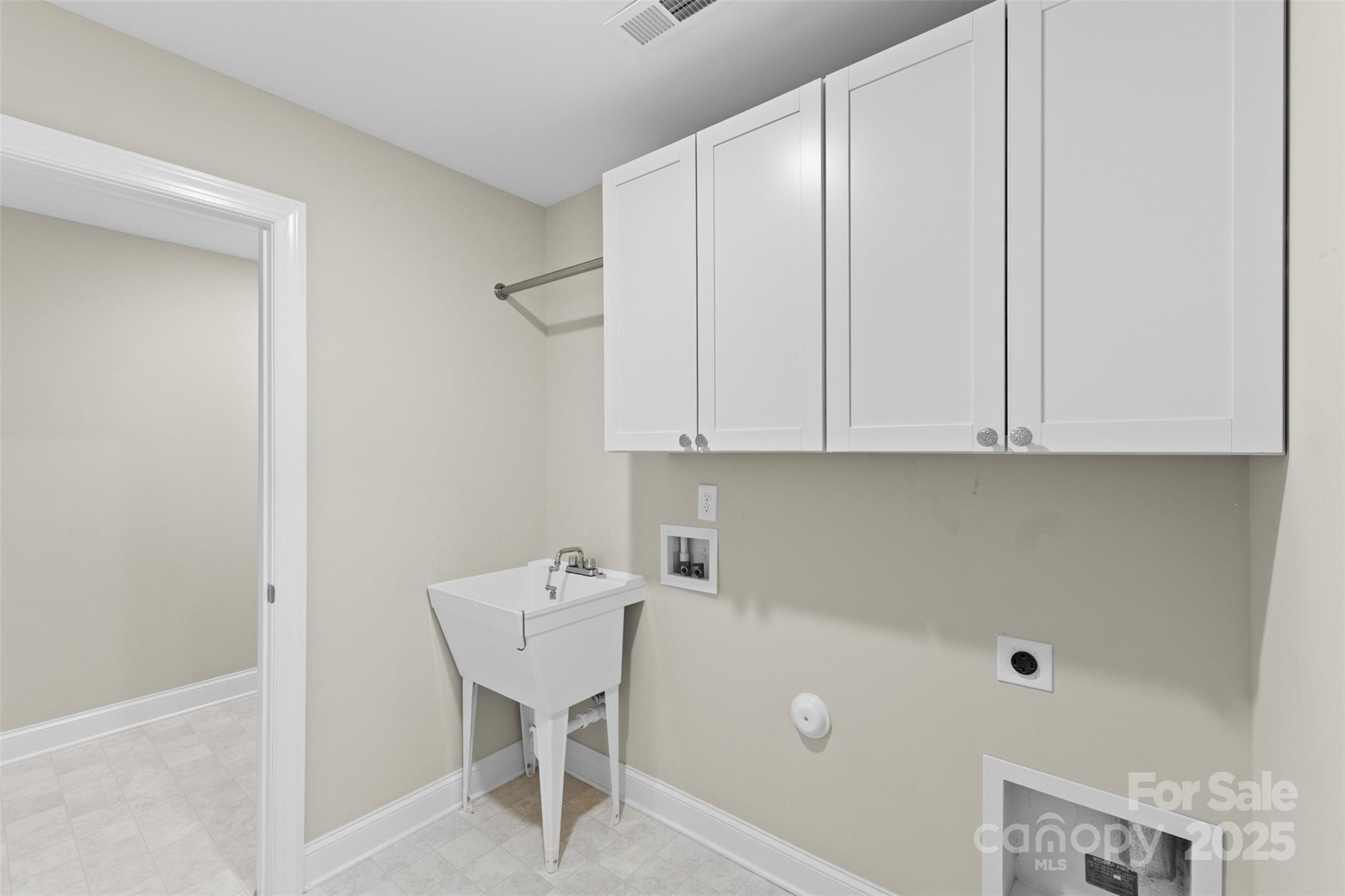 1402 Somersby Circle