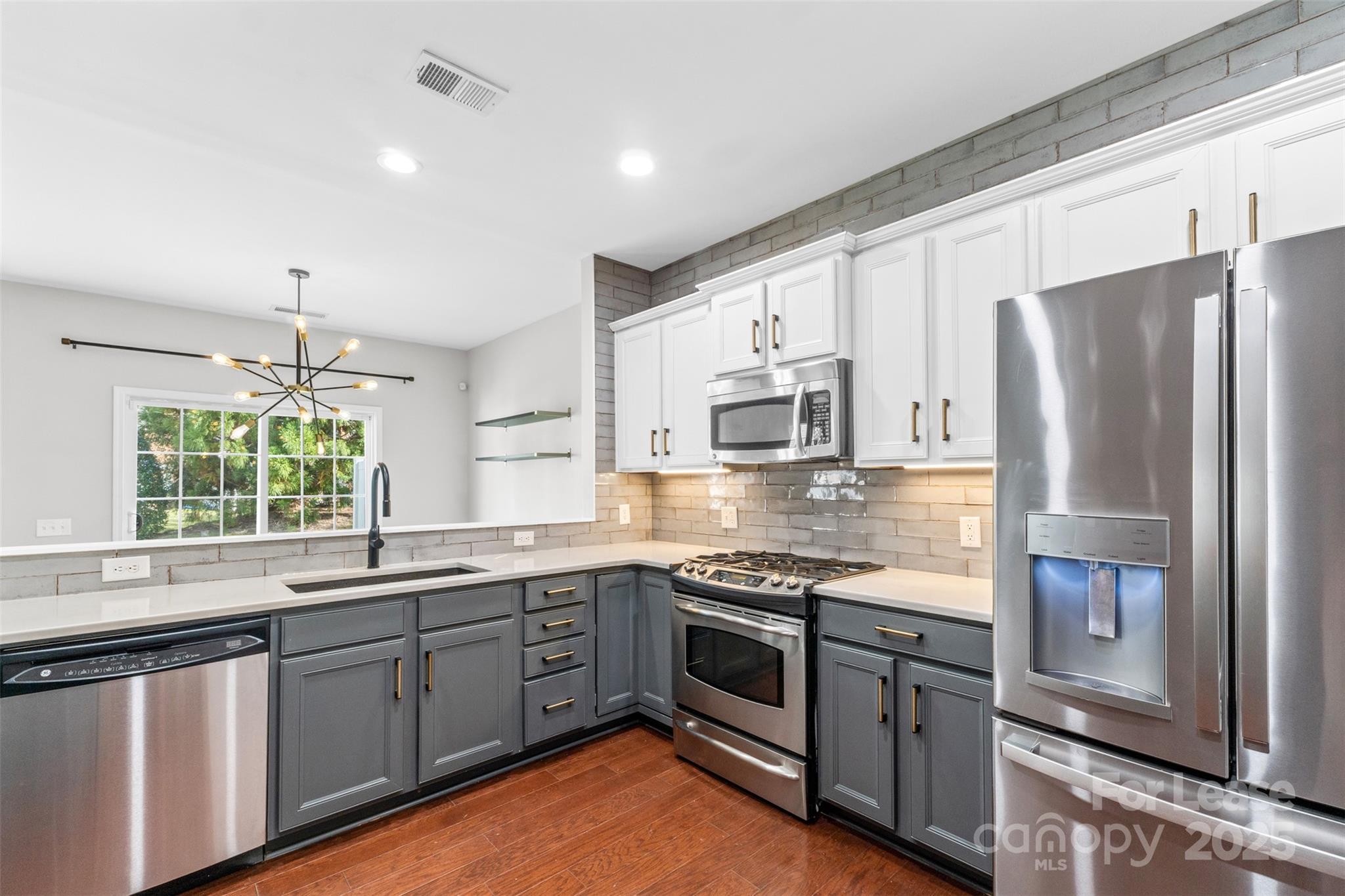 15627 Canmore Street