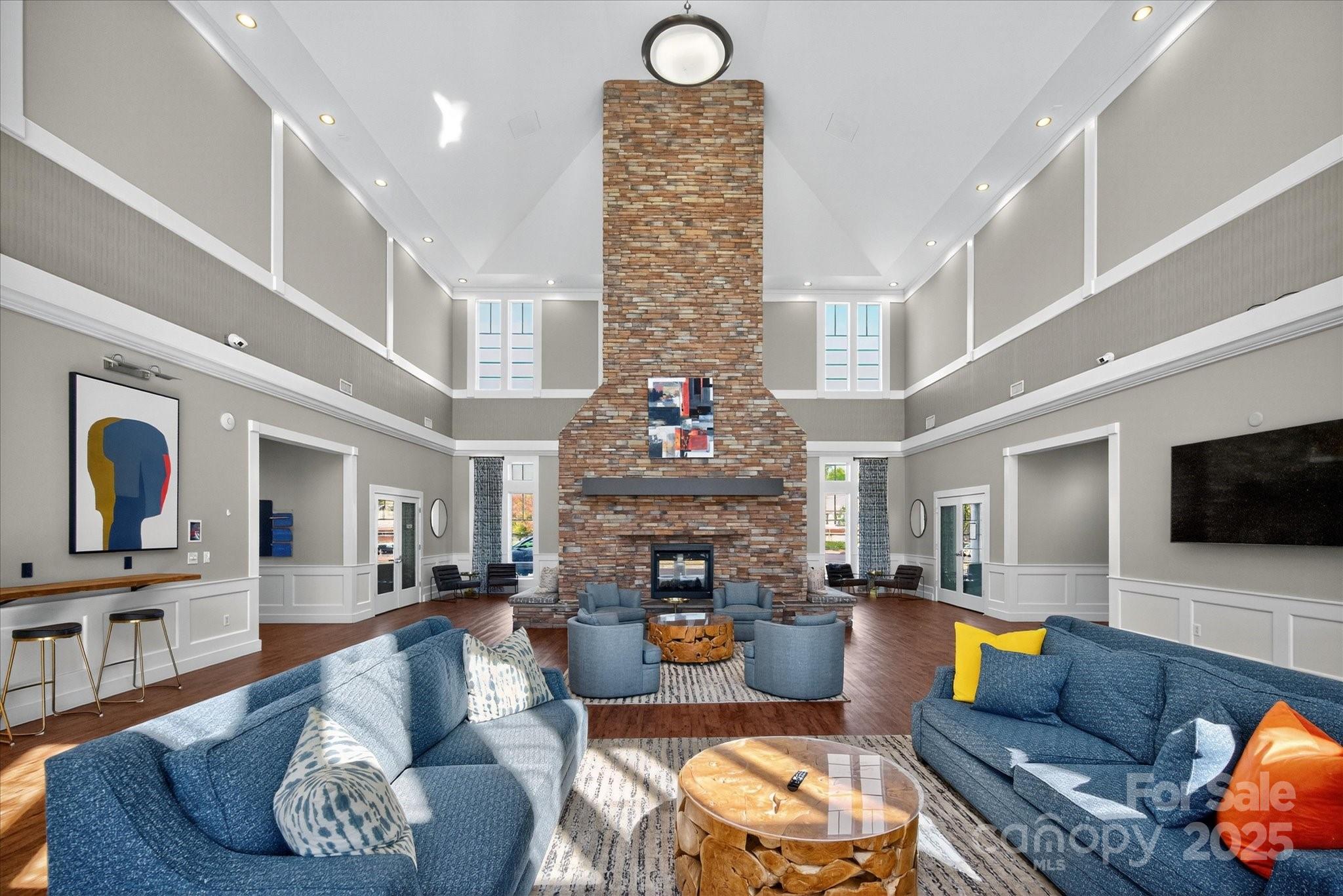 6621 Central Pacific Avenue