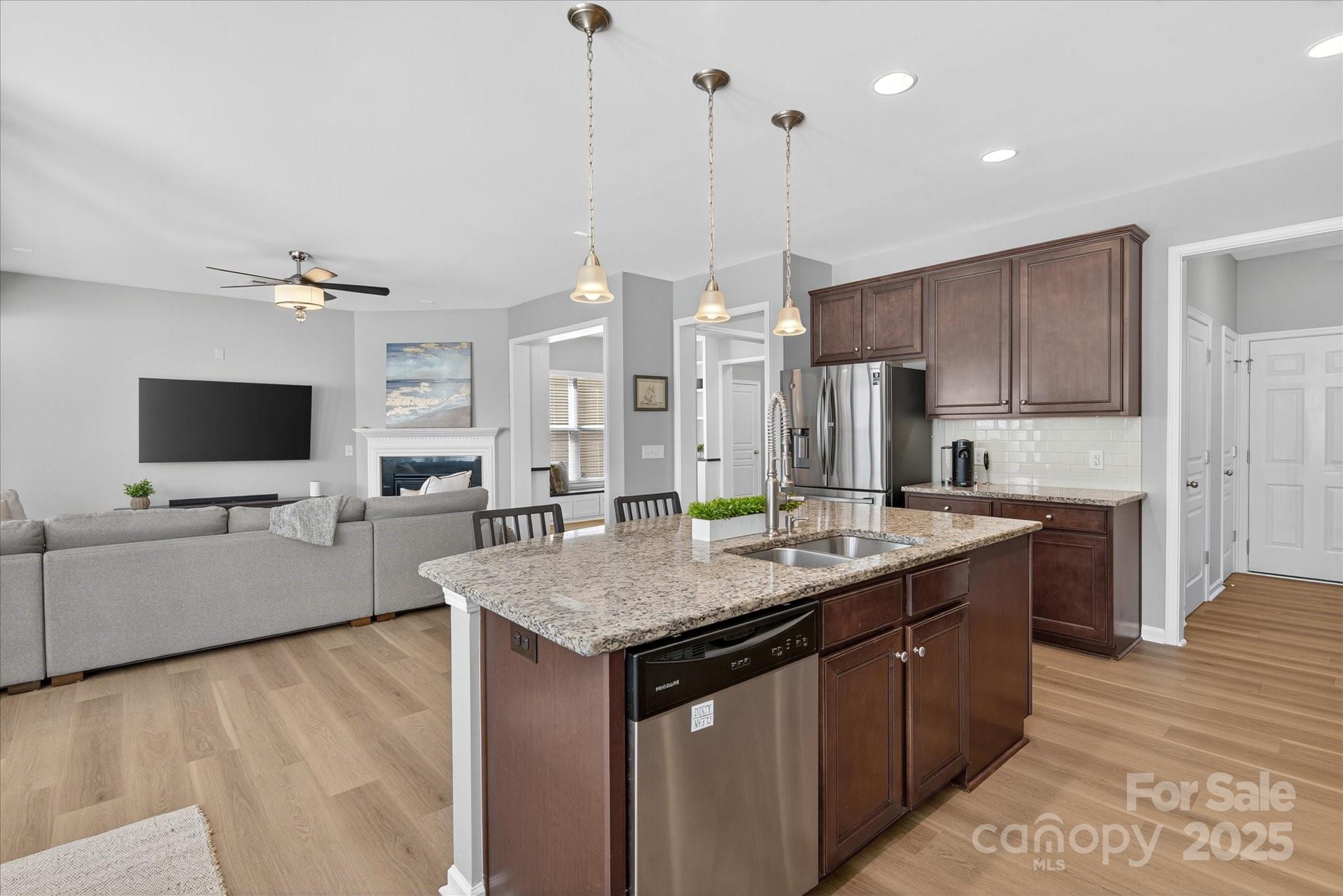 6621 Central Pacific Avenue