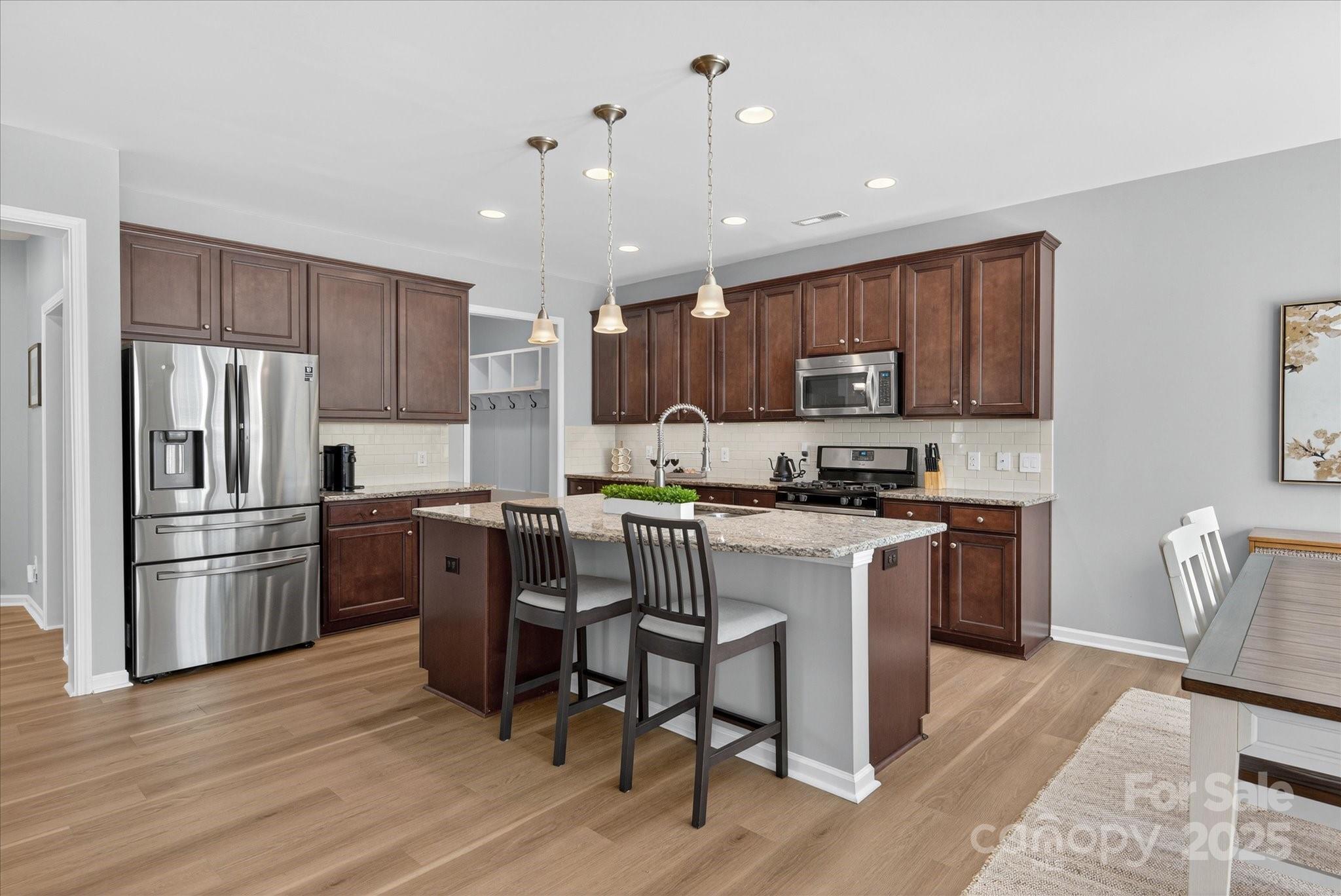 6621 Central Pacific Avenue