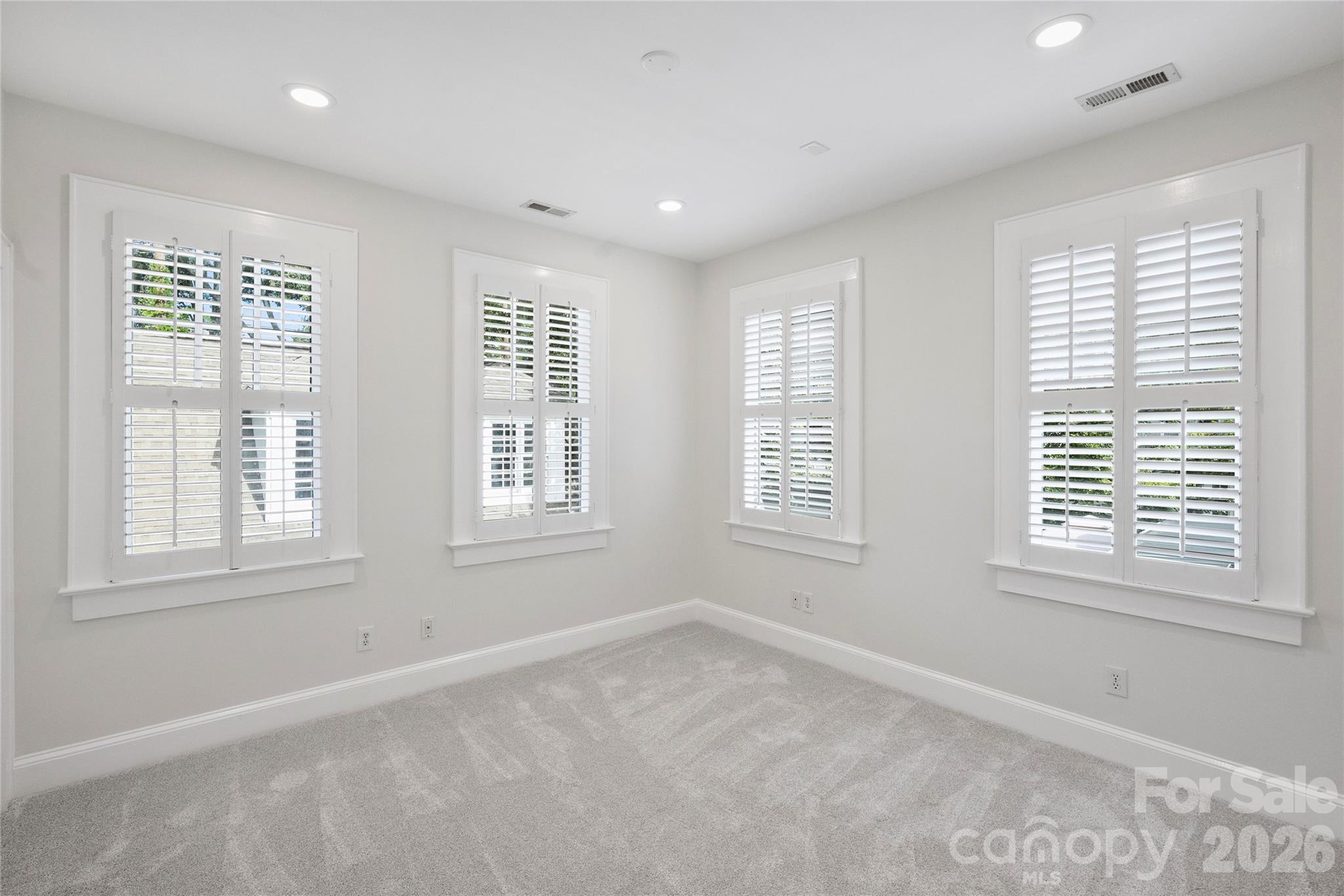 2126 Dilworth Road E