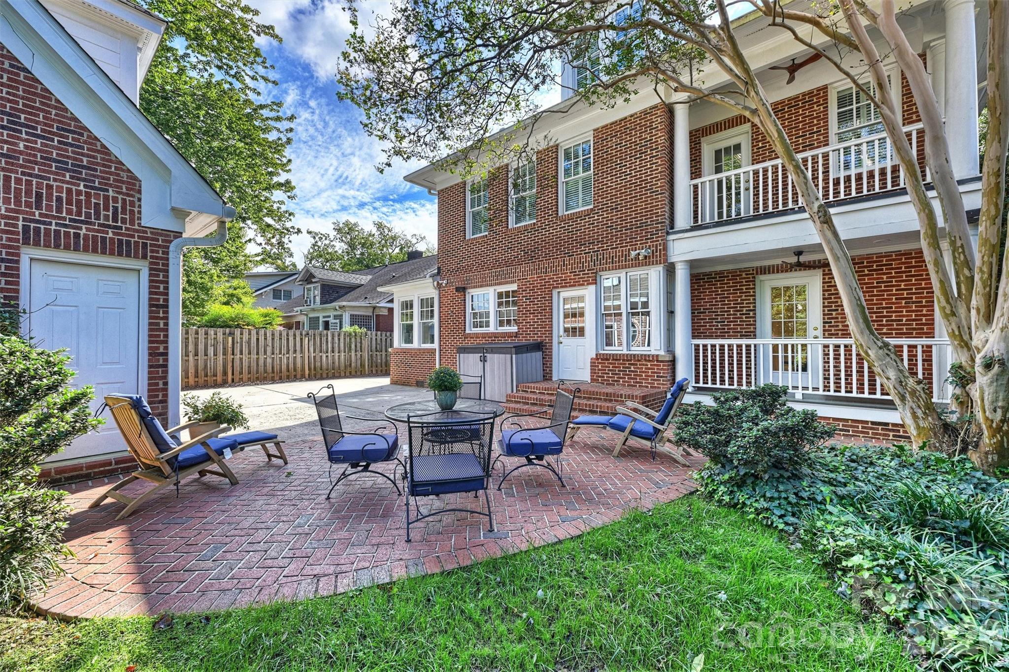 2126 Dilworth Road E