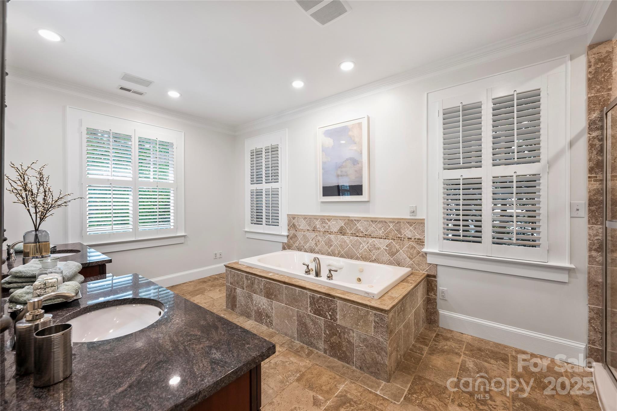 2126 Dilworth Road E