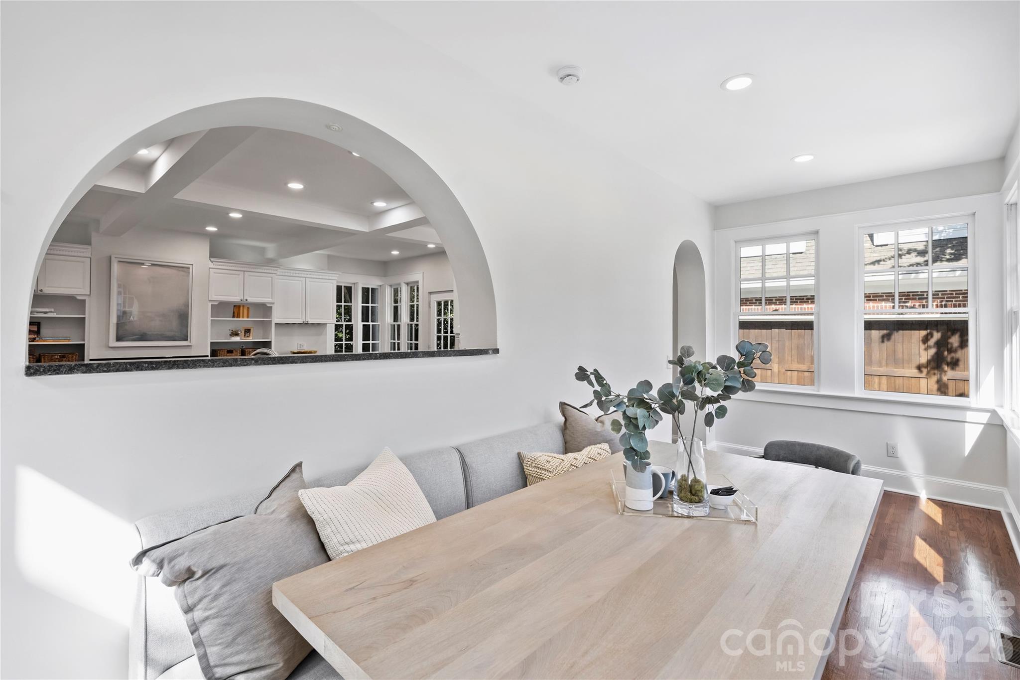 2126 Dilworth Road E