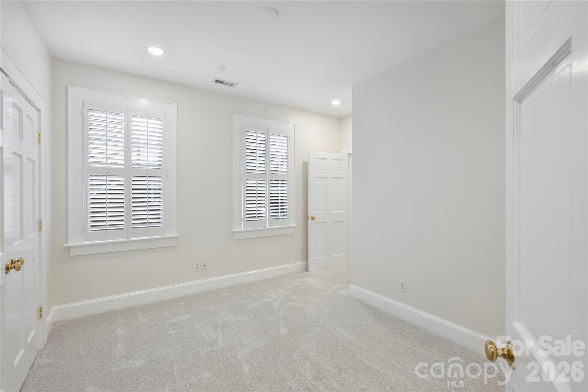 2126 Dilworth Road E