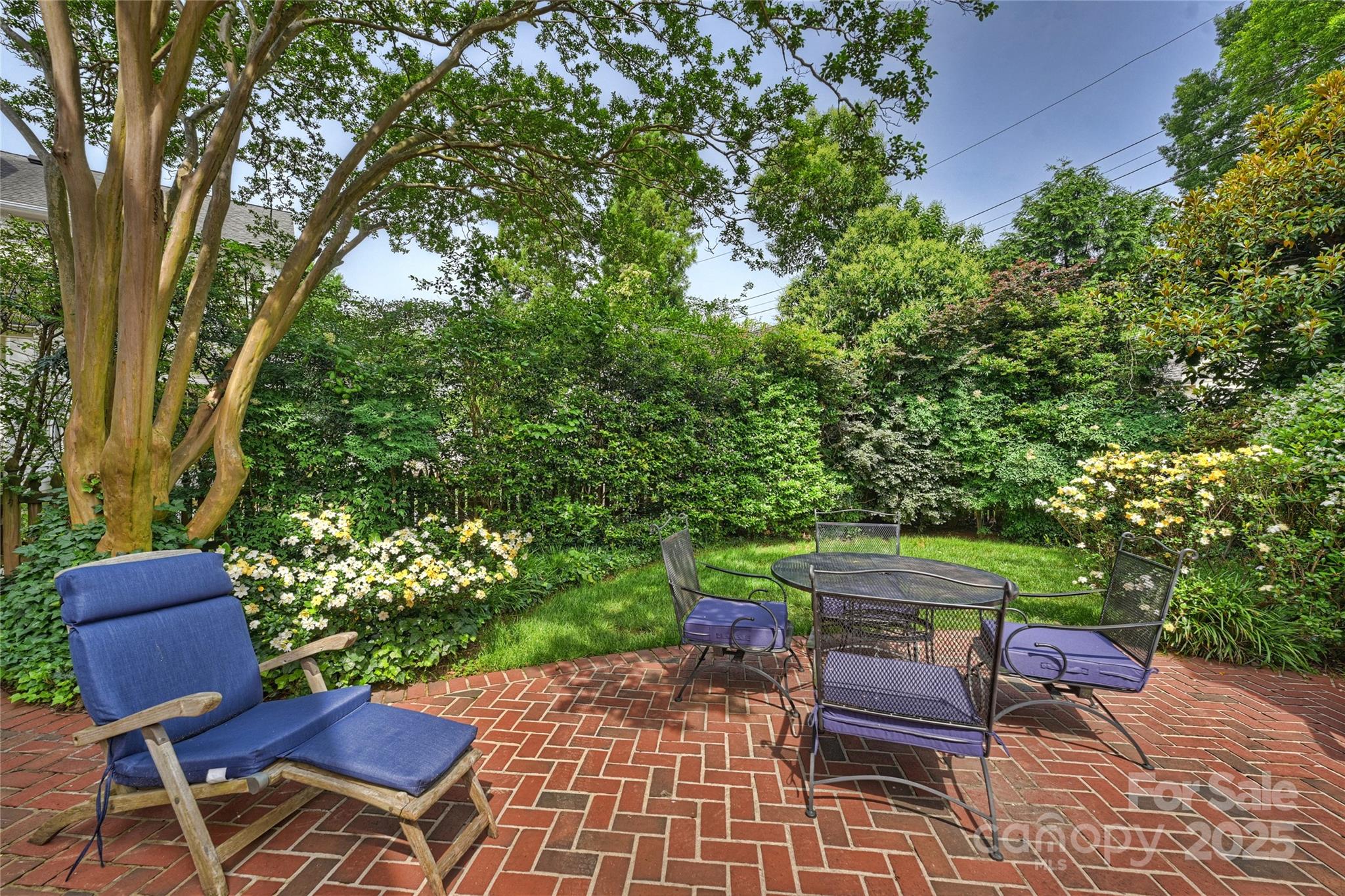 2126 Dilworth Road E