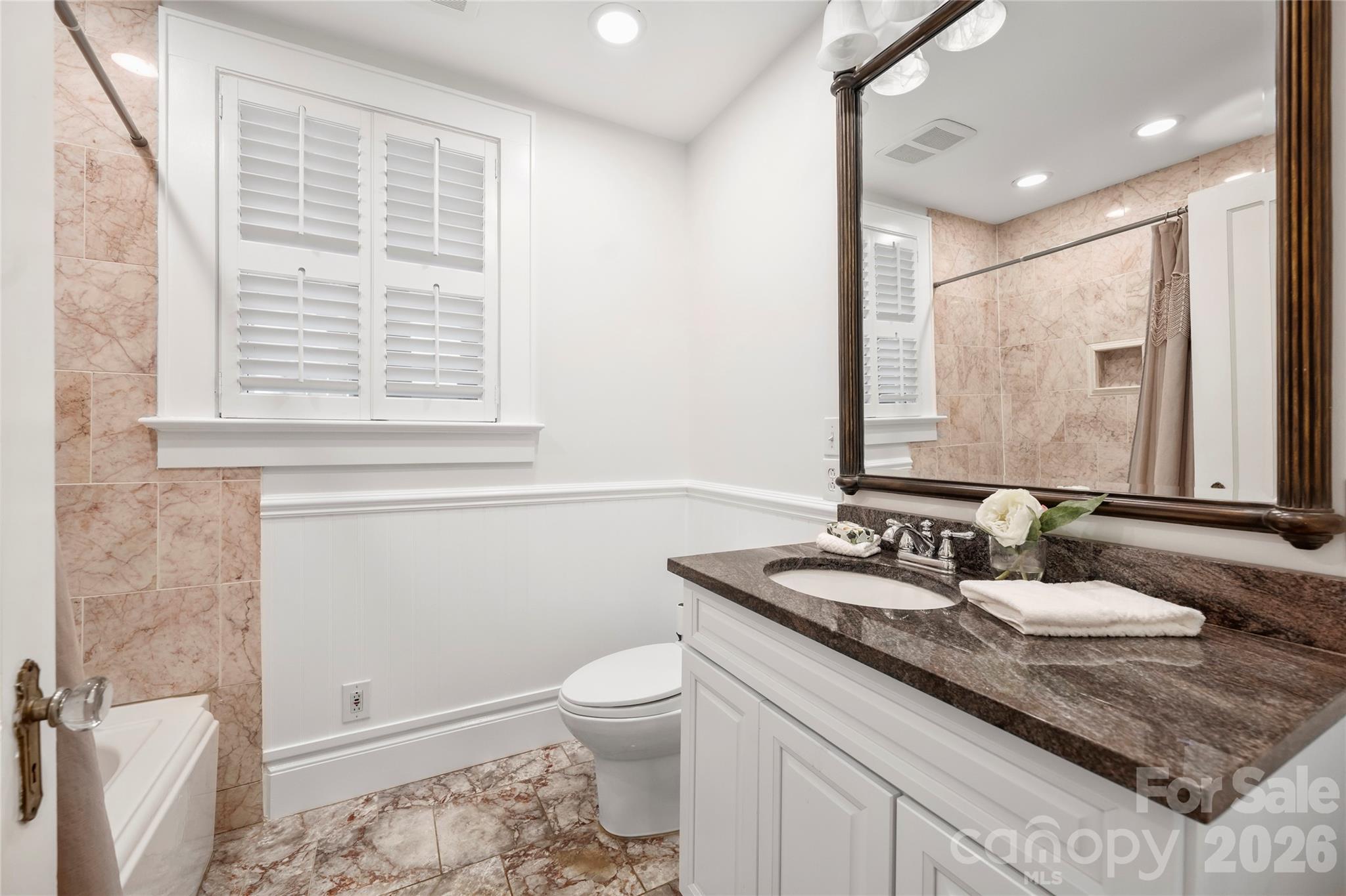 2126 Dilworth Road E