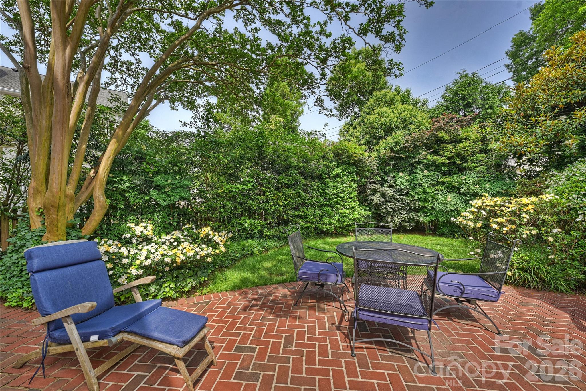 2126 Dilworth Road E