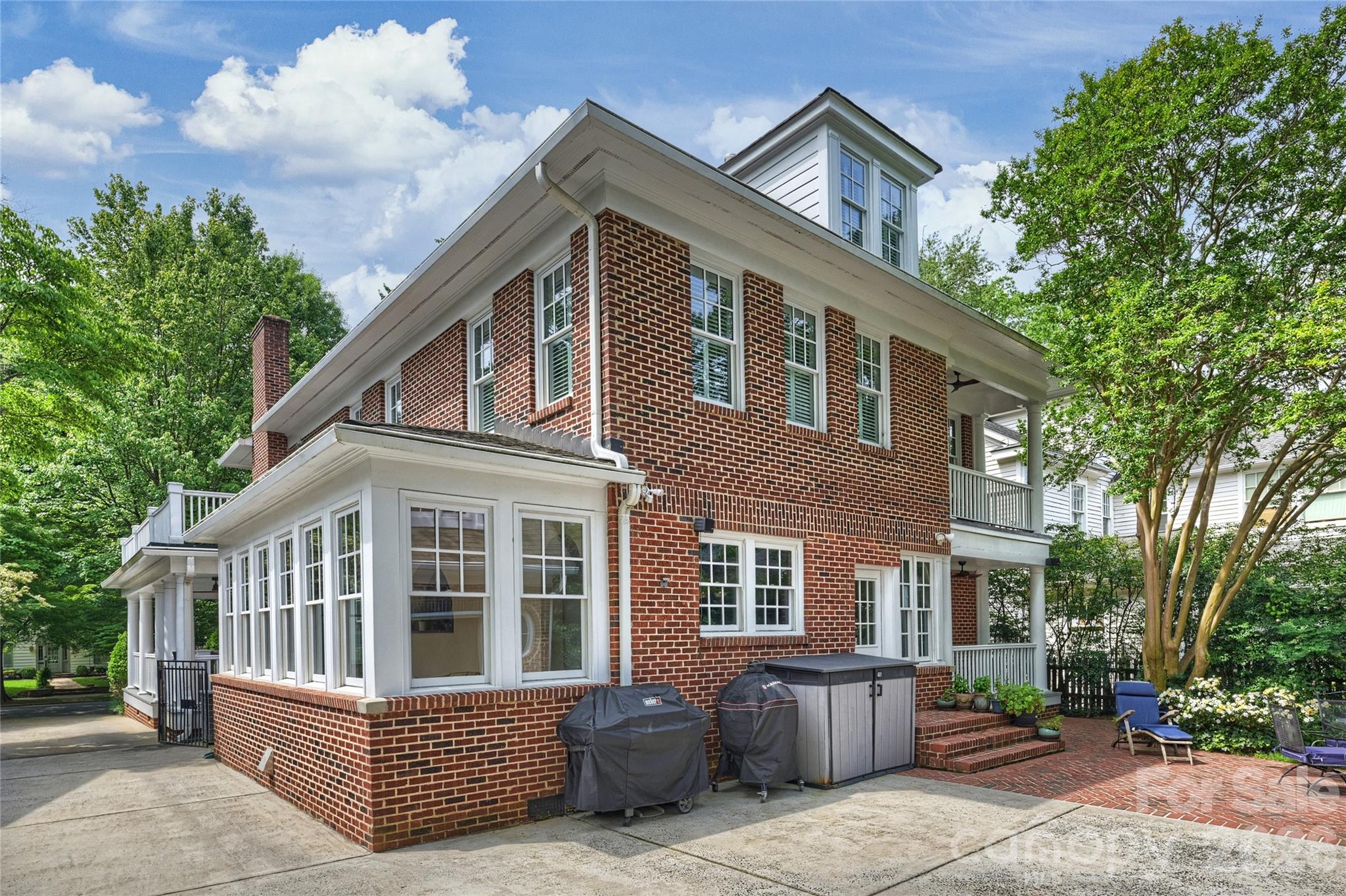 2126 Dilworth Road E