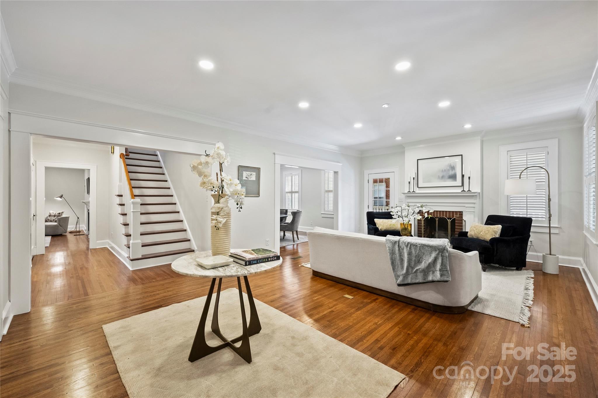 2126 Dilworth Road E