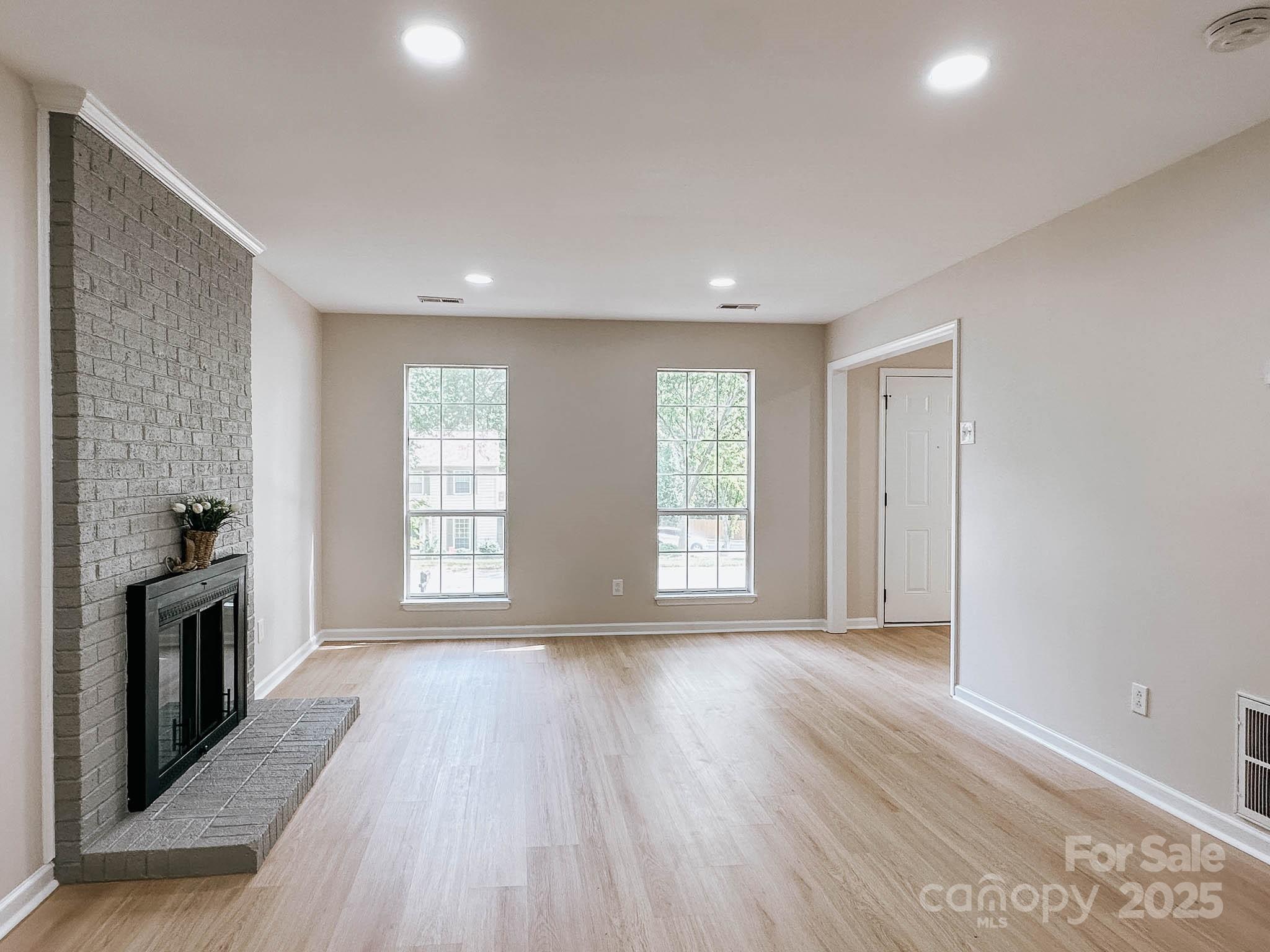 2105 Killarney Place