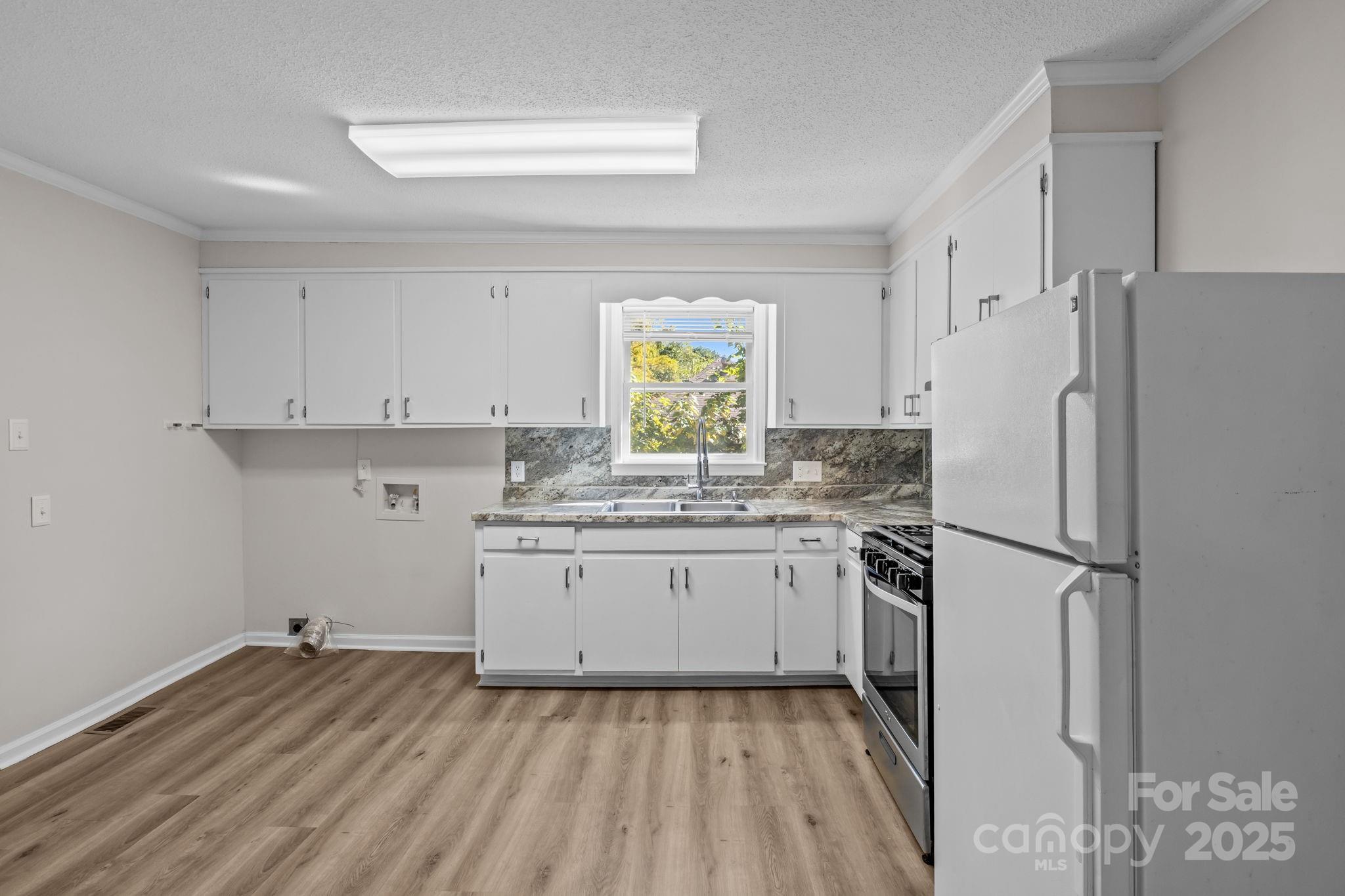 1004 Plymouth Street