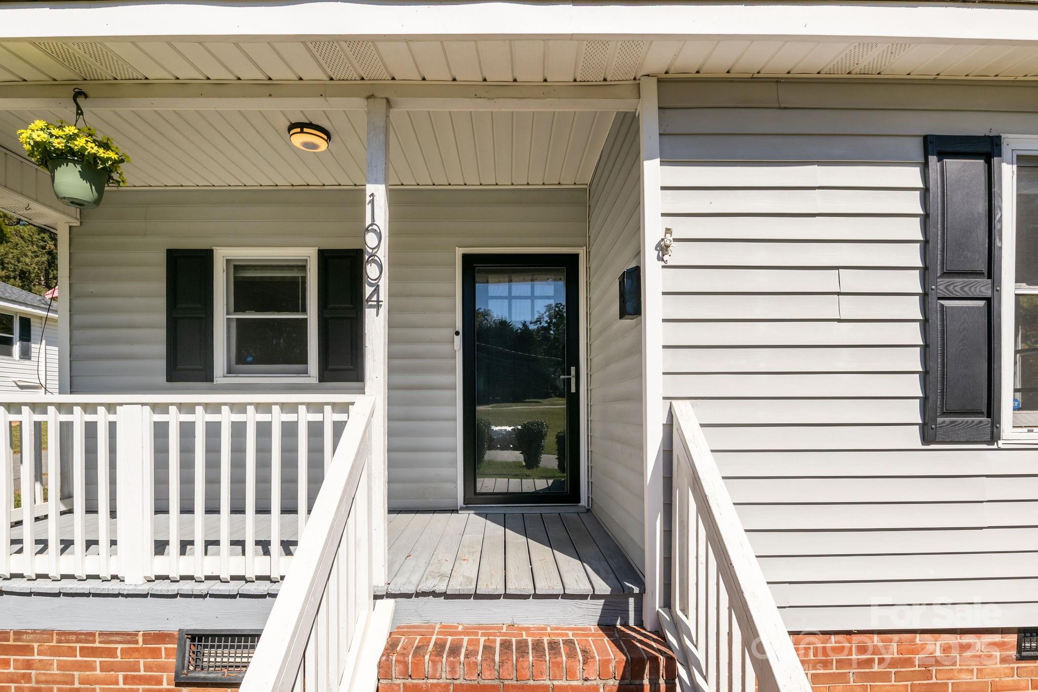 1004 Plymouth Street