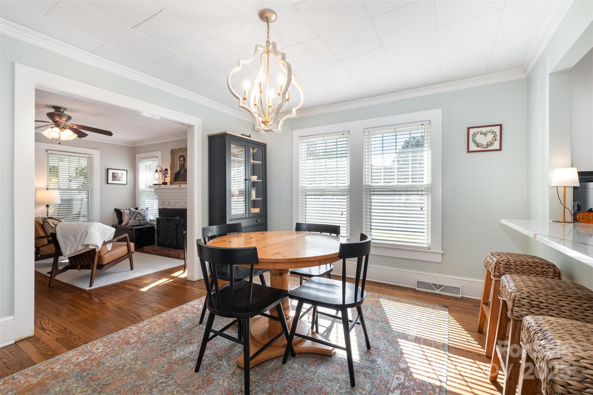 10 Willowbrook Drive NW