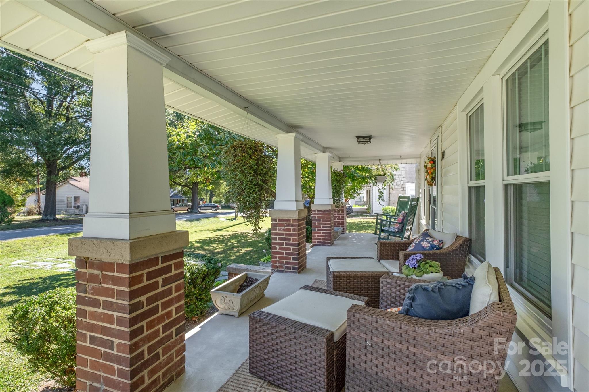 10 Willowbrook Drive NW