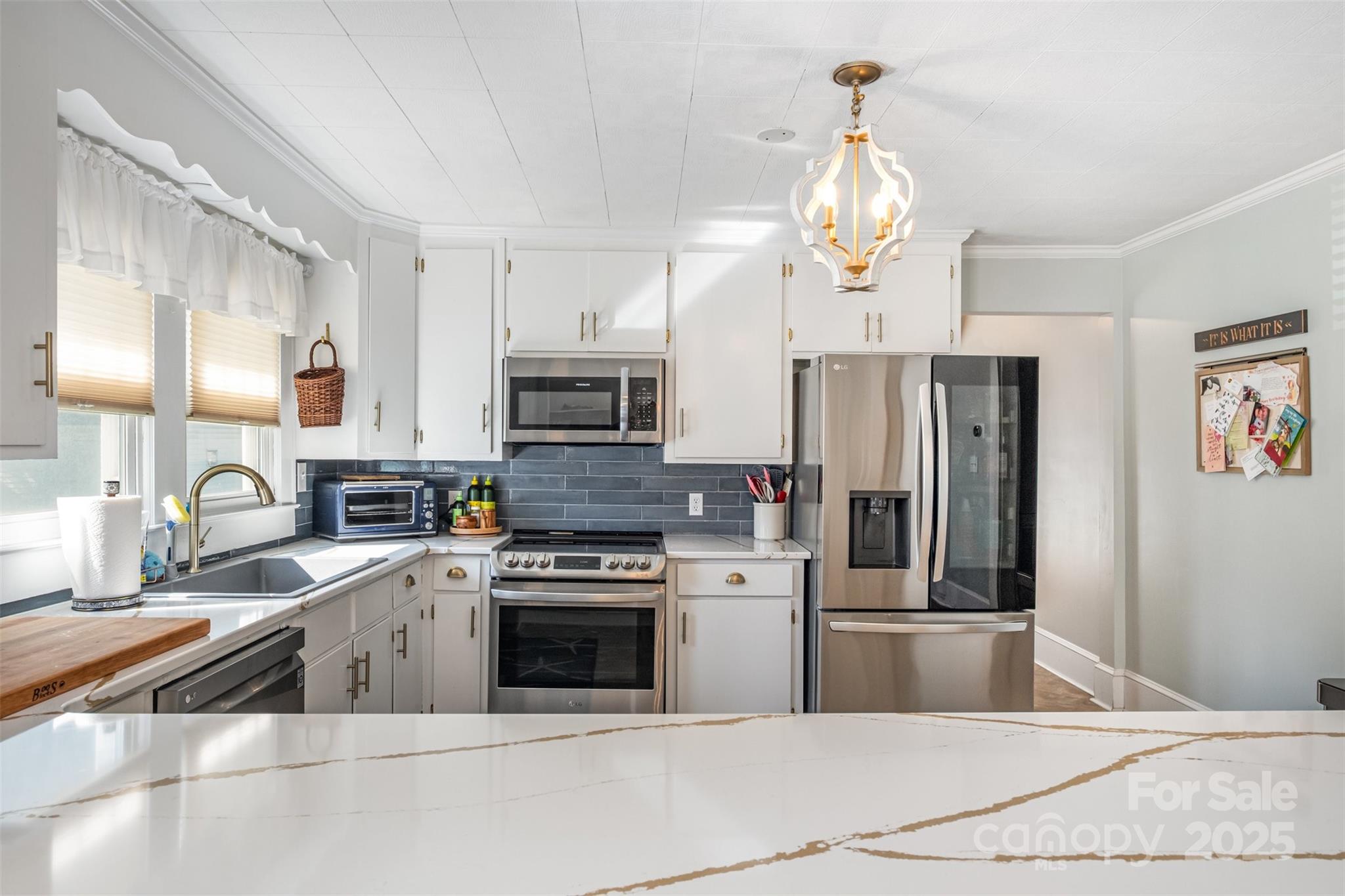 10 Willowbrook Drive NW