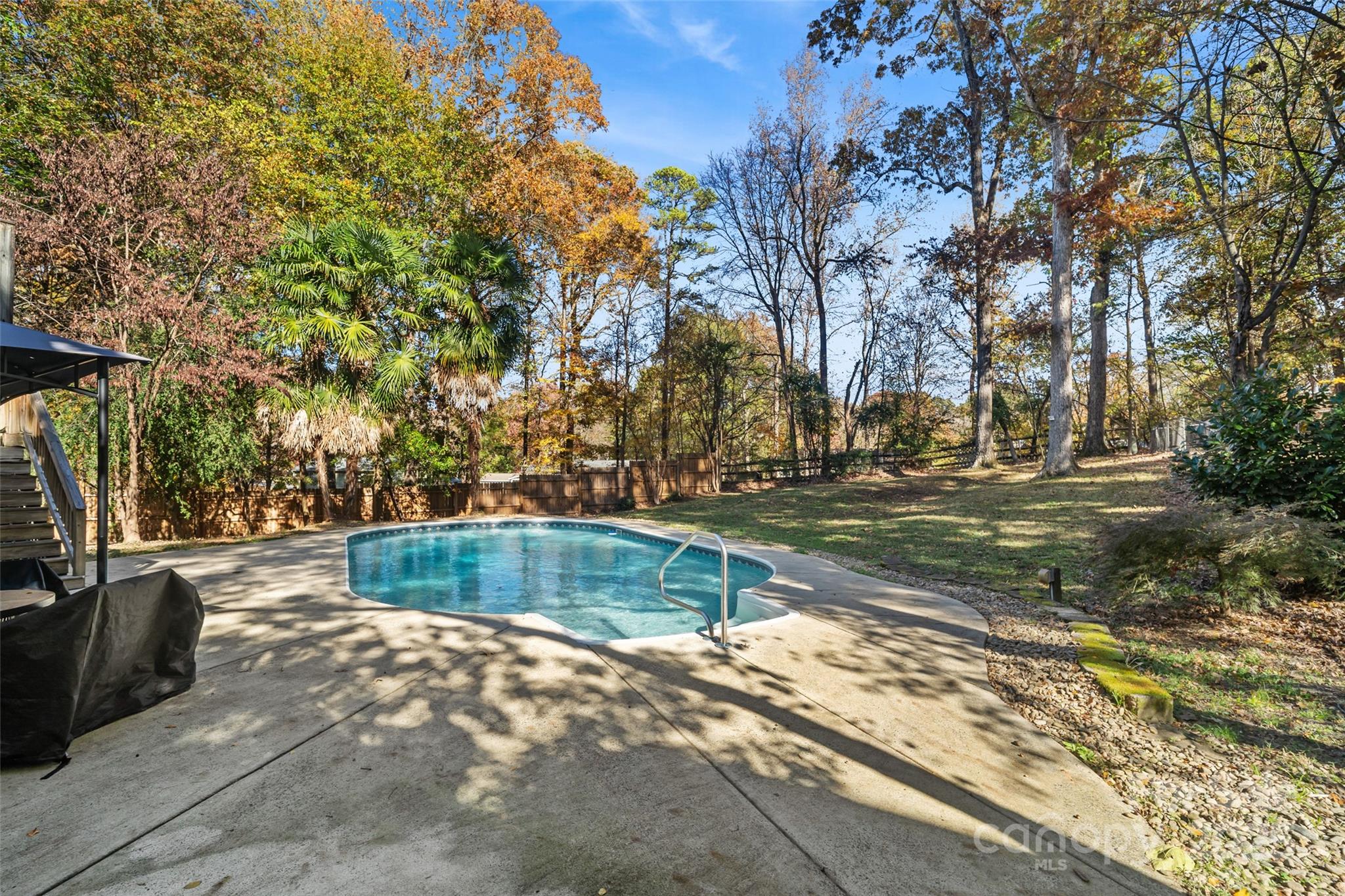 5709 Shadow Creek Road